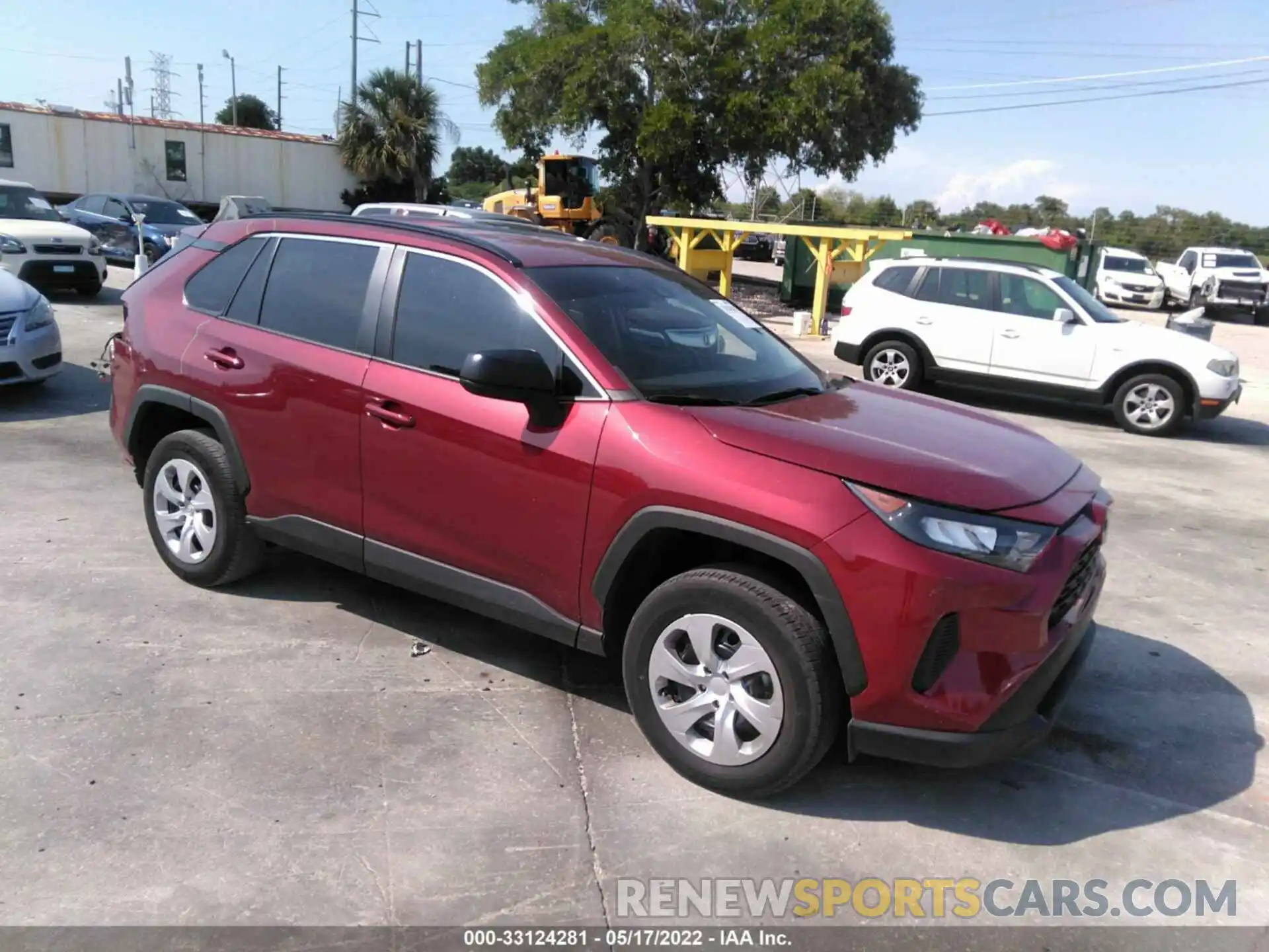 1 Photograph of a damaged car 2T3H1RFV9LW093026 TOYOTA RAV4 2020