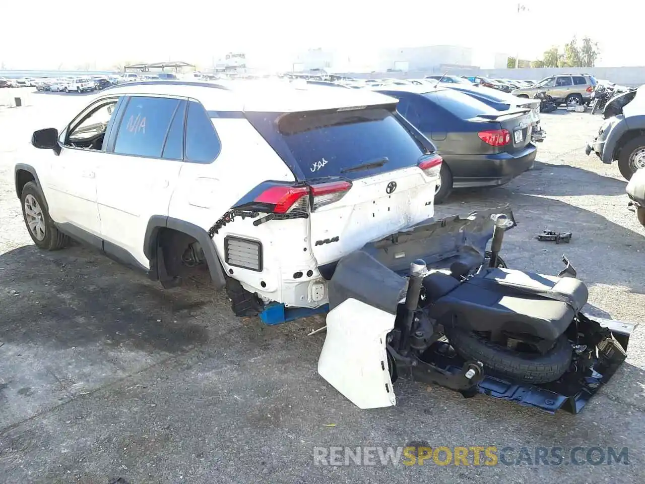 3 Photograph of a damaged car 2T3H1RFV9LW093852 TOYOTA RAV4 2020