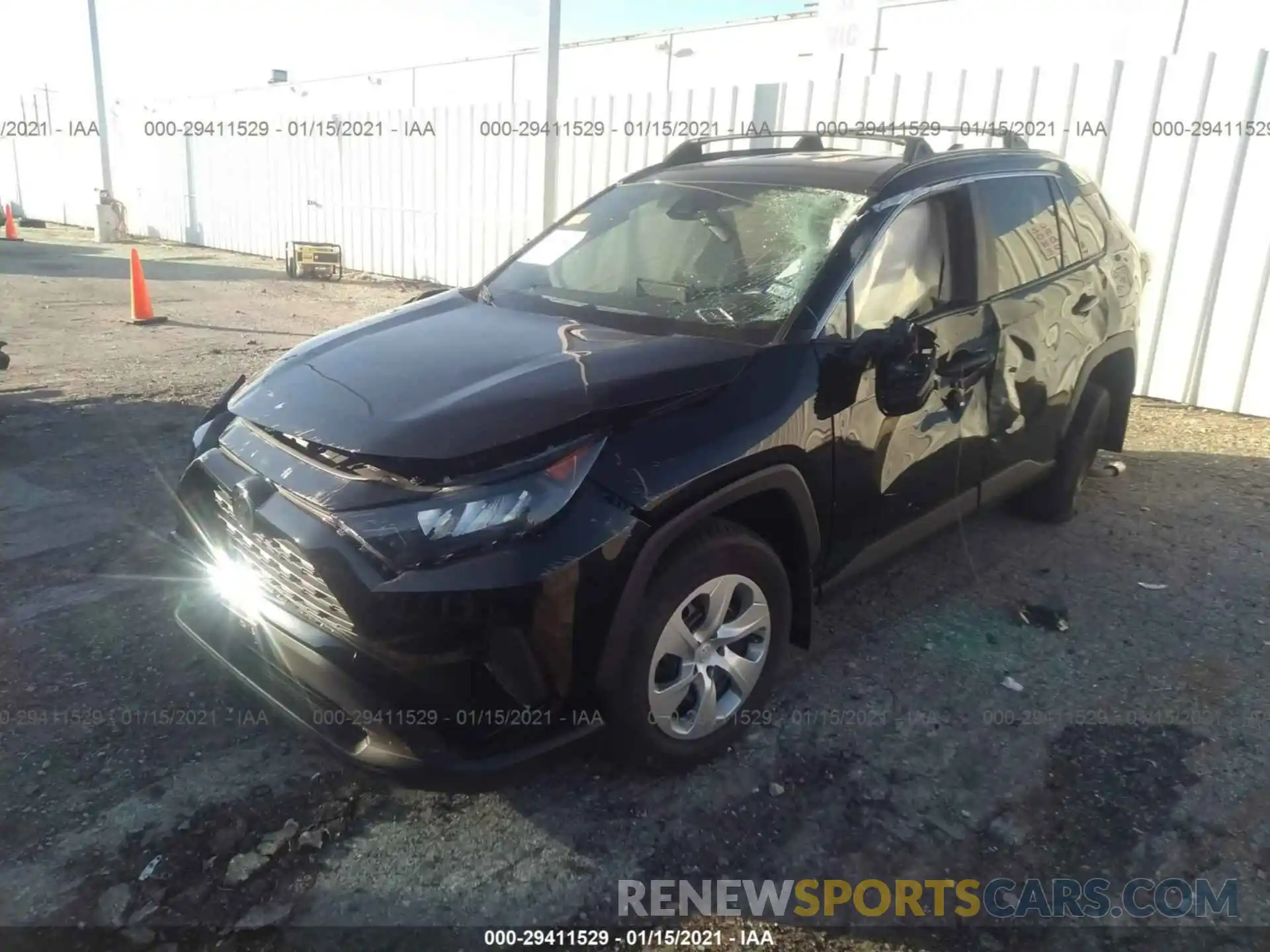 2 Фотография поврежденного автомобиля 2T3H1RFV9LW103618 TOYOTA RAV4 2020