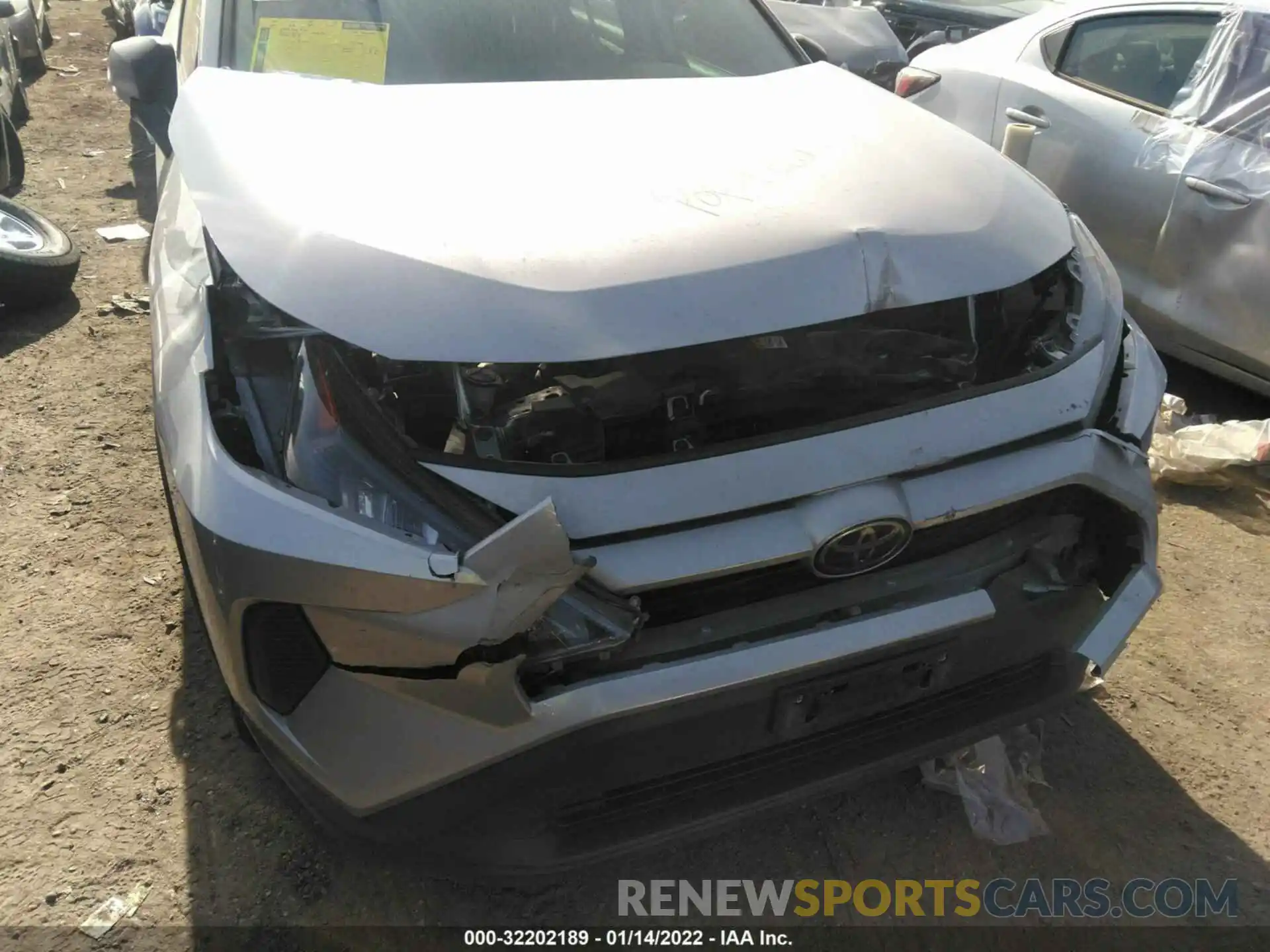 6 Photograph of a damaged car 2T3H1RFVXLC035203 TOYOTA RAV4 2020