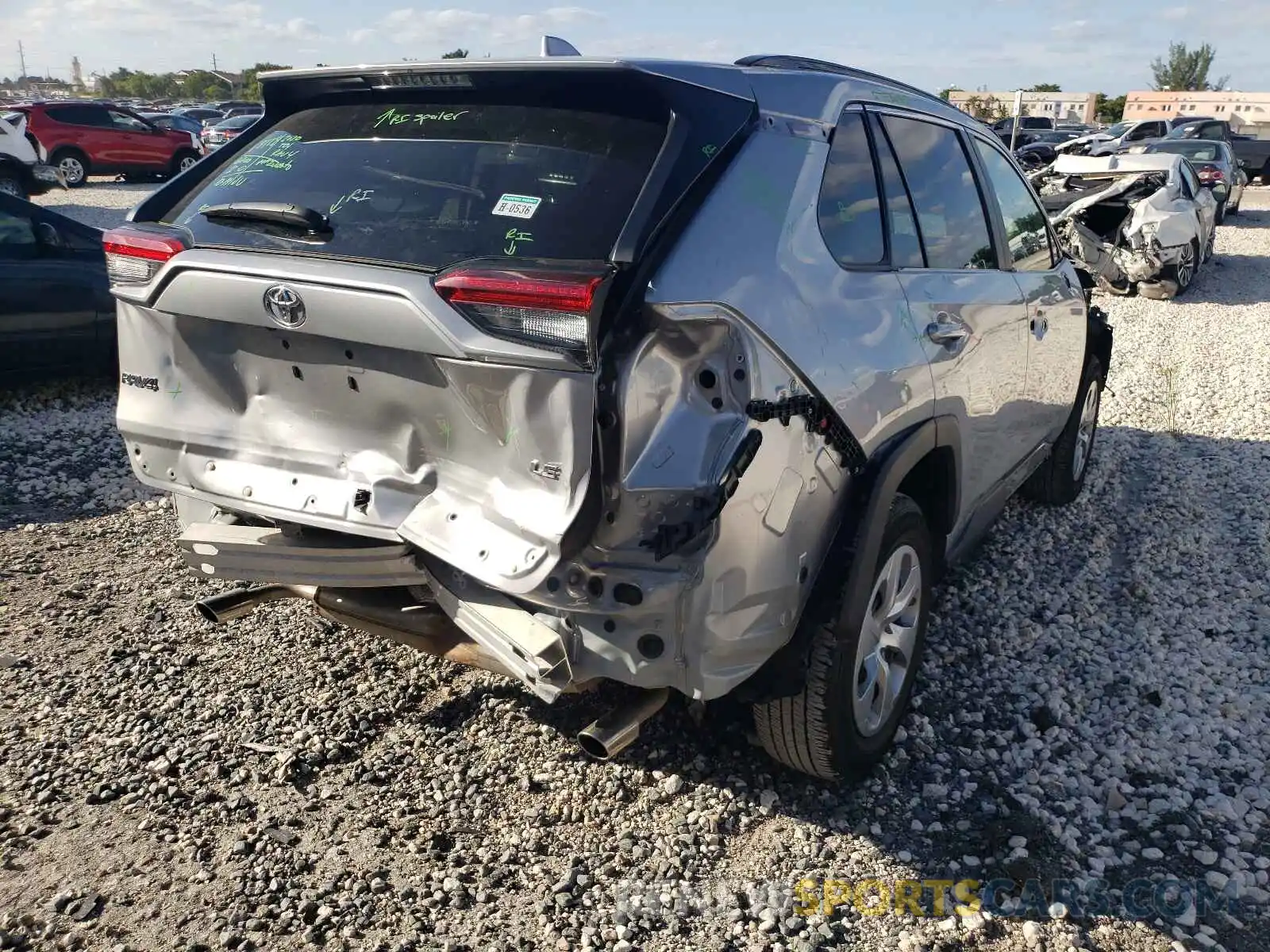 4 Photograph of a damaged car 2T3H1RFVXLC036612 TOYOTA RAV4 2020