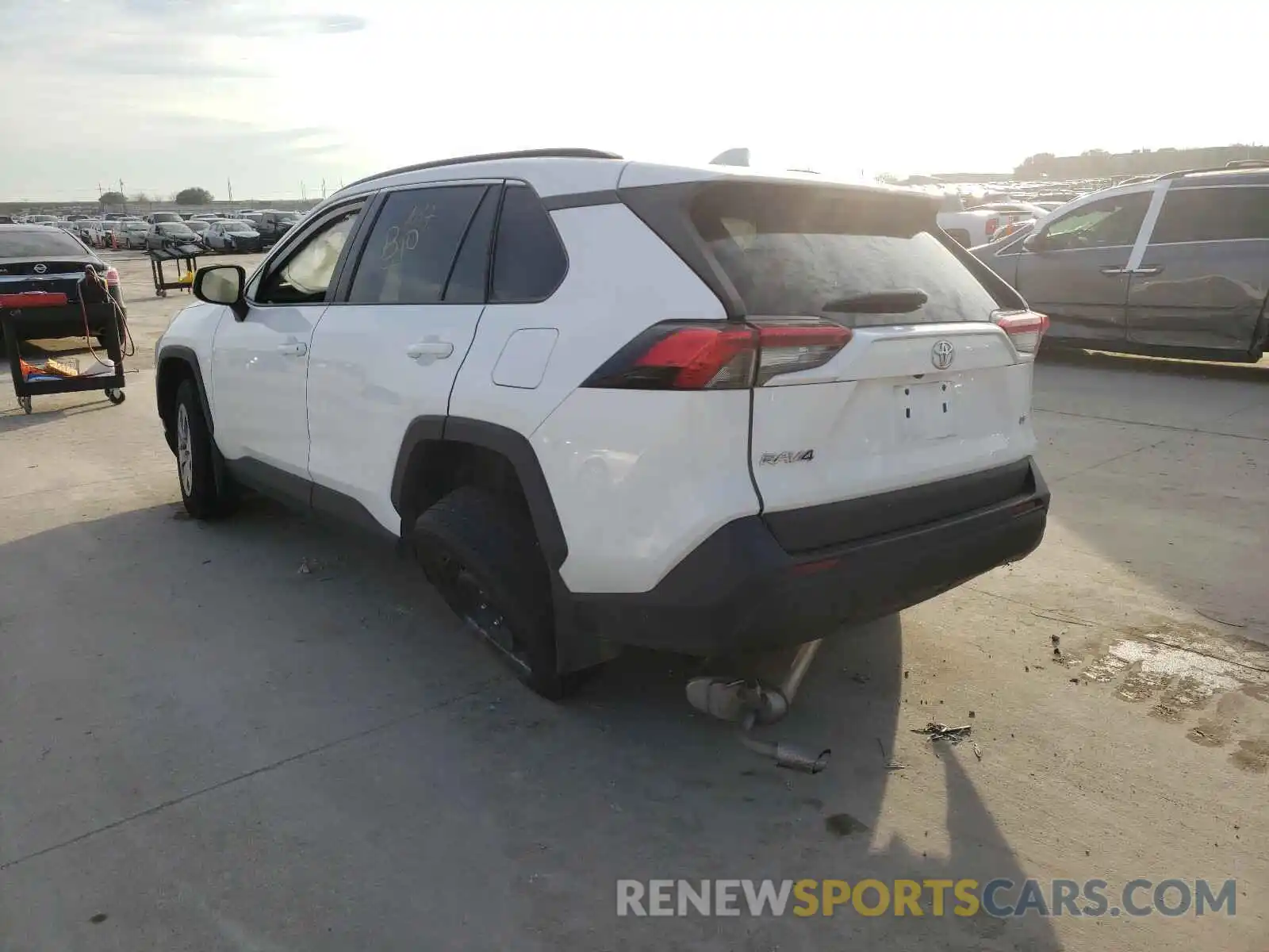 3 Photograph of a damaged car 2T3H1RFVXLC040840 TOYOTA RAV4 2020