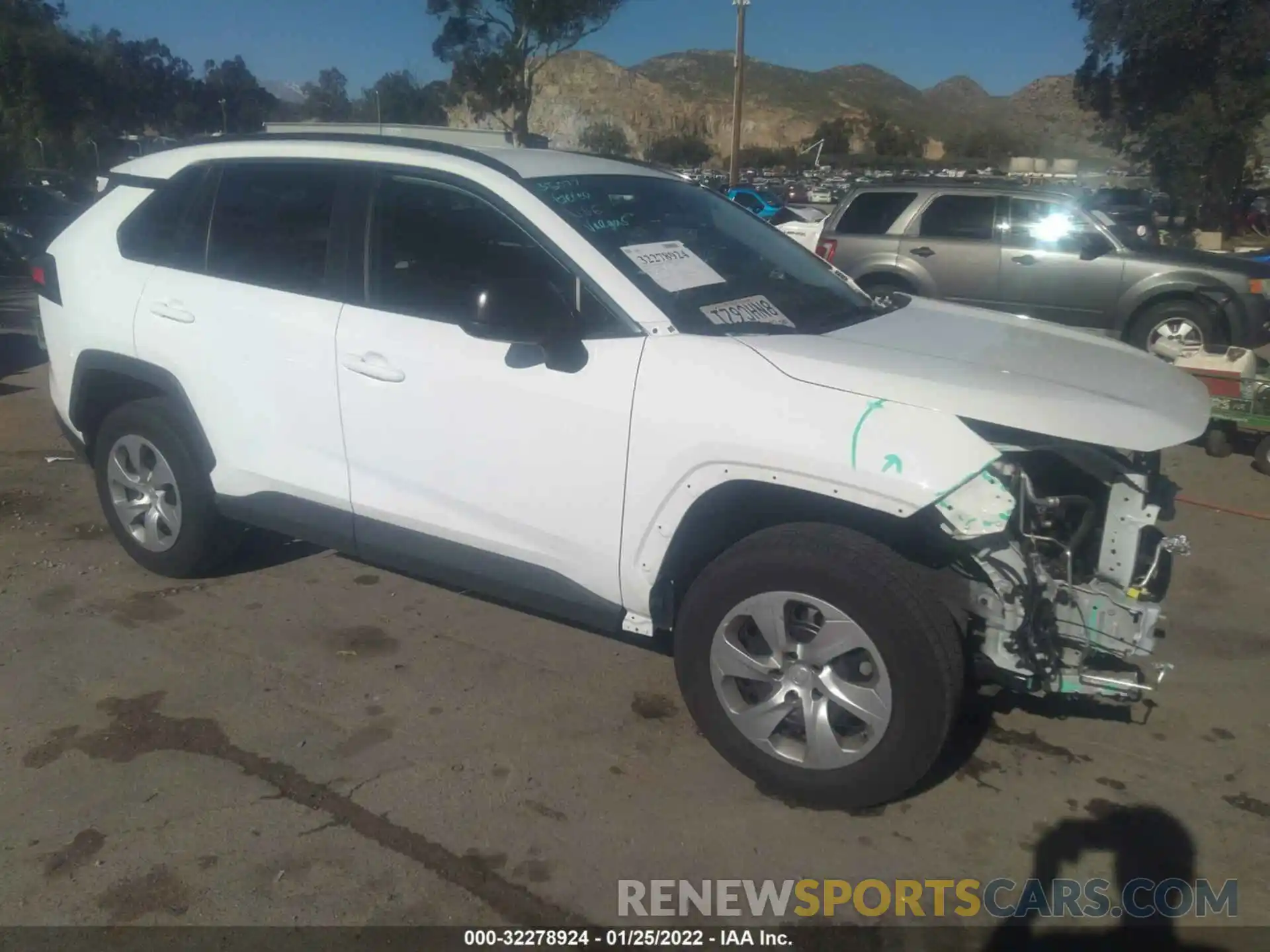 1 Photograph of a damaged car 2T3H1RFVXLC040983 TOYOTA RAV4 2020