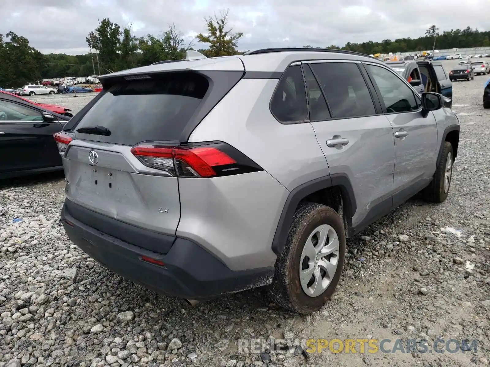 4 Photograph of a damaged car 2T3H1RFVXLC041356 TOYOTA RAV4 2020