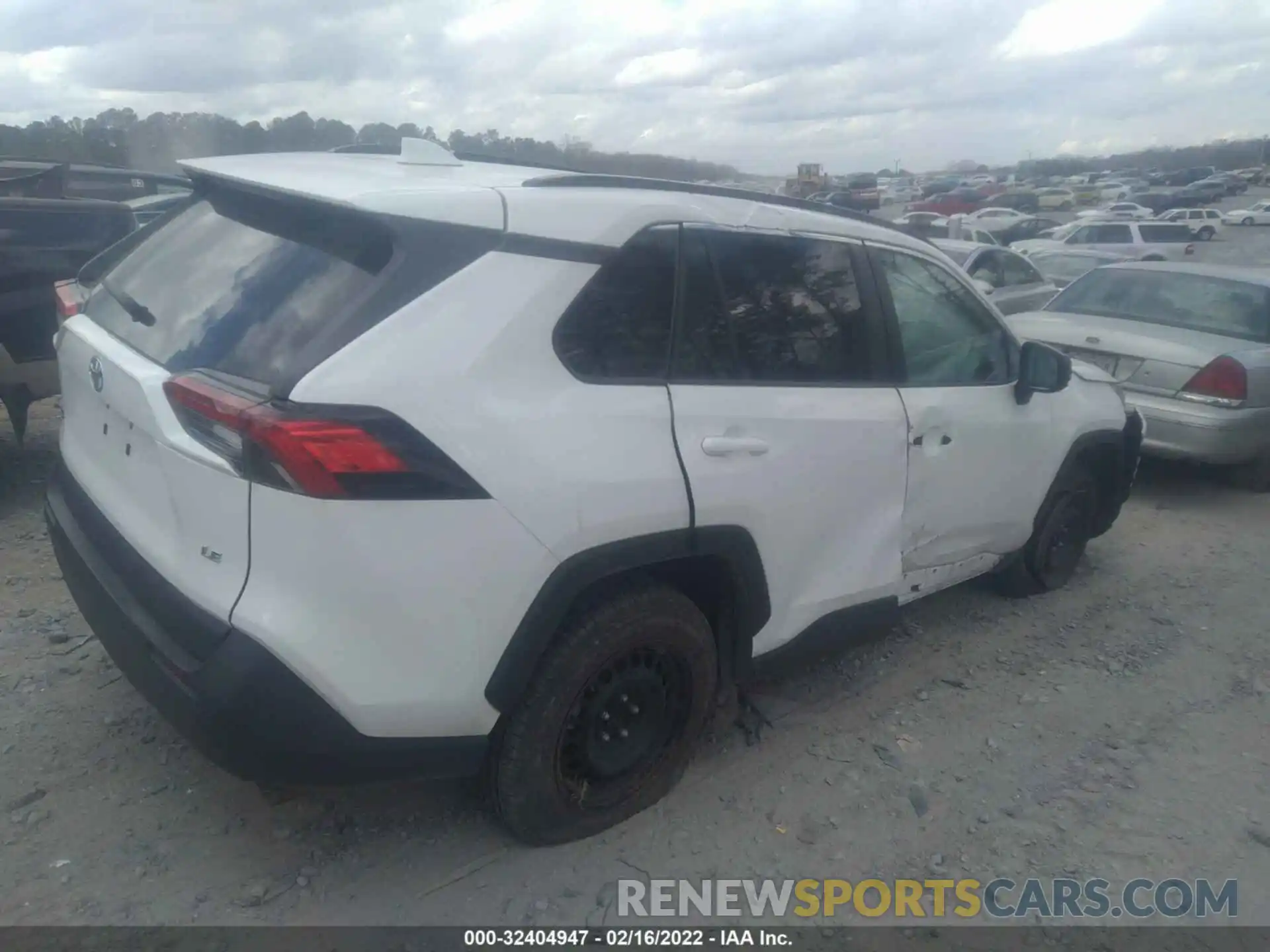 4 Photograph of a damaged car 2T3H1RFVXLC048114 TOYOTA RAV4 2020