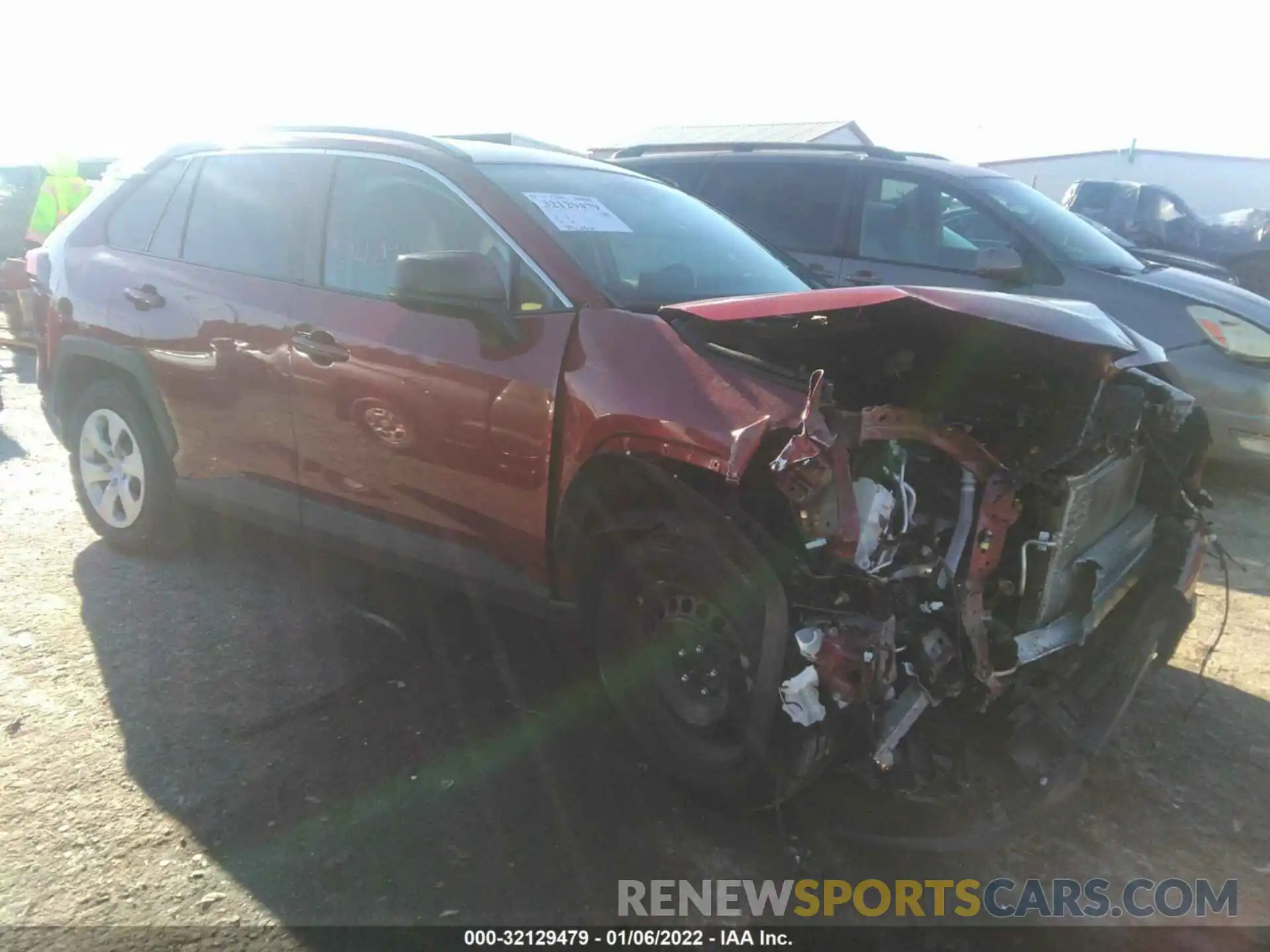 1 Photograph of a damaged car 2T3H1RFVXLC048629 TOYOTA RAV4 2020