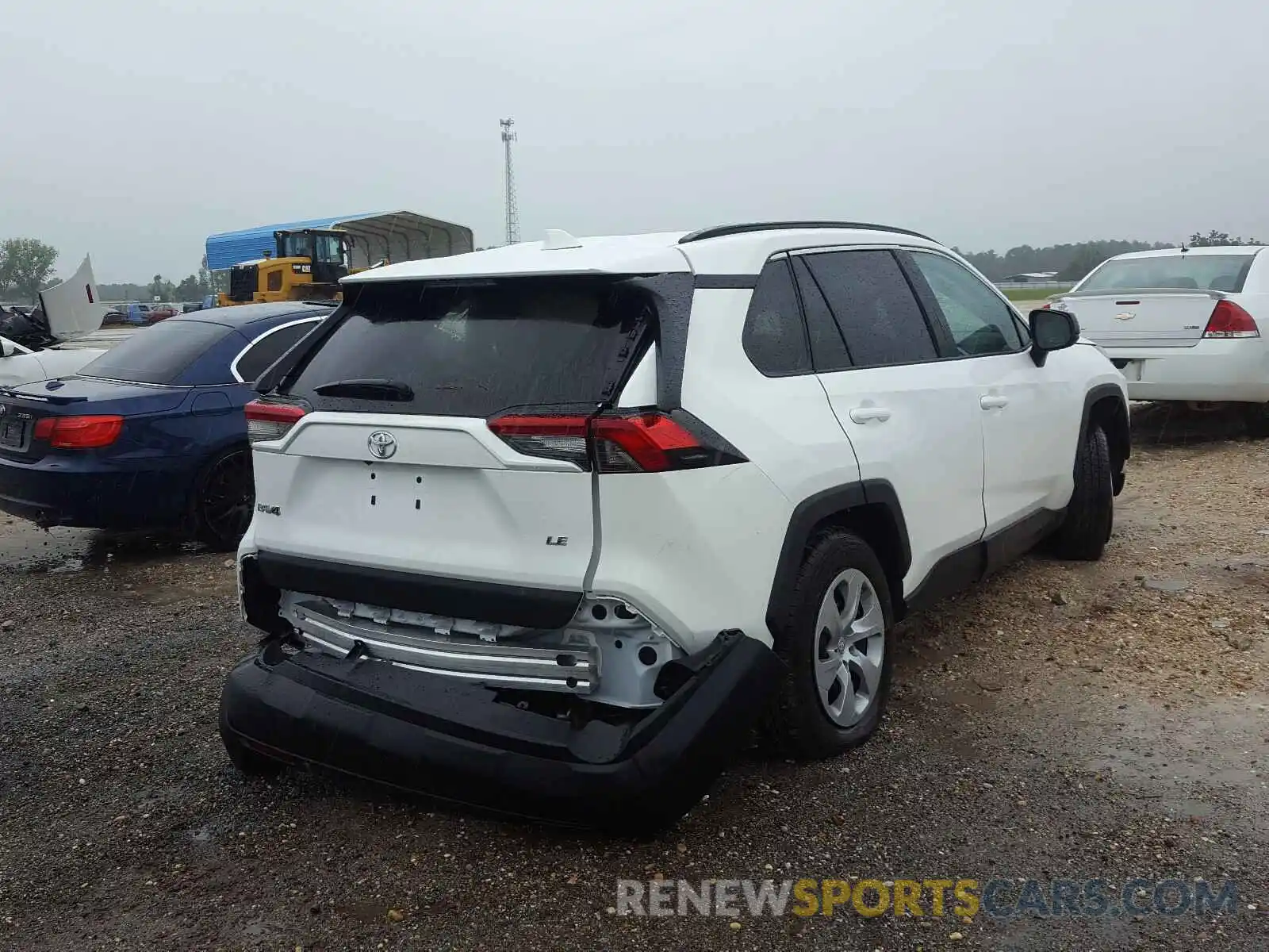 4 Photograph of a damaged car 2T3H1RFVXLC050462 TOYOTA RAV4 2020