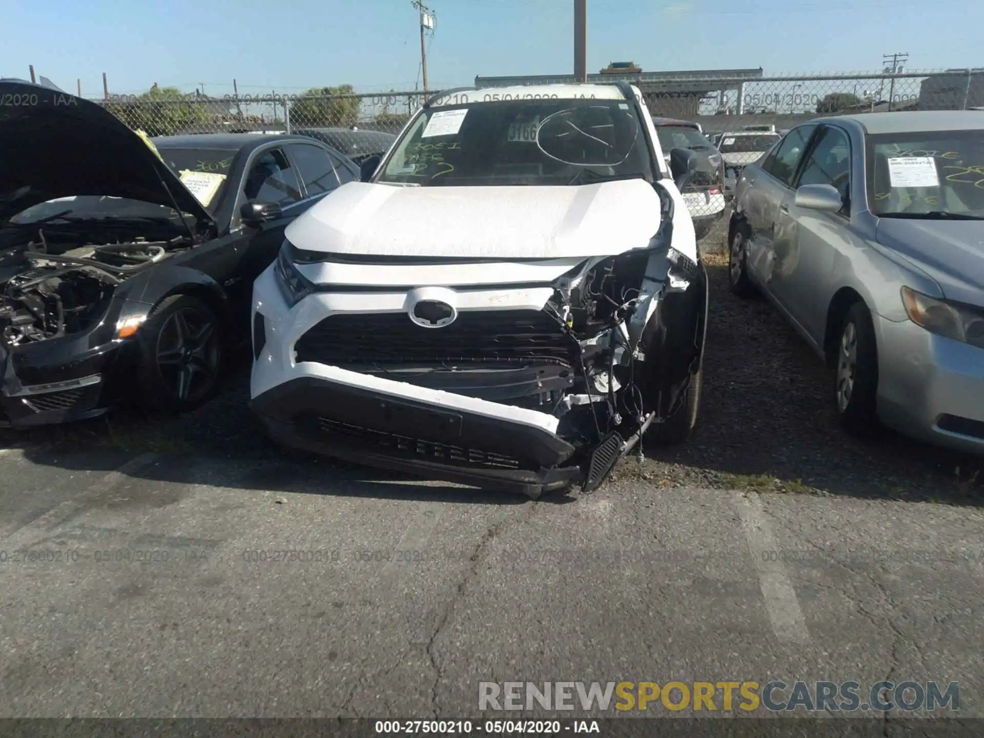 6 Photograph of a damaged car 2T3H1RFVXLC050705 TOYOTA RAV4 2020