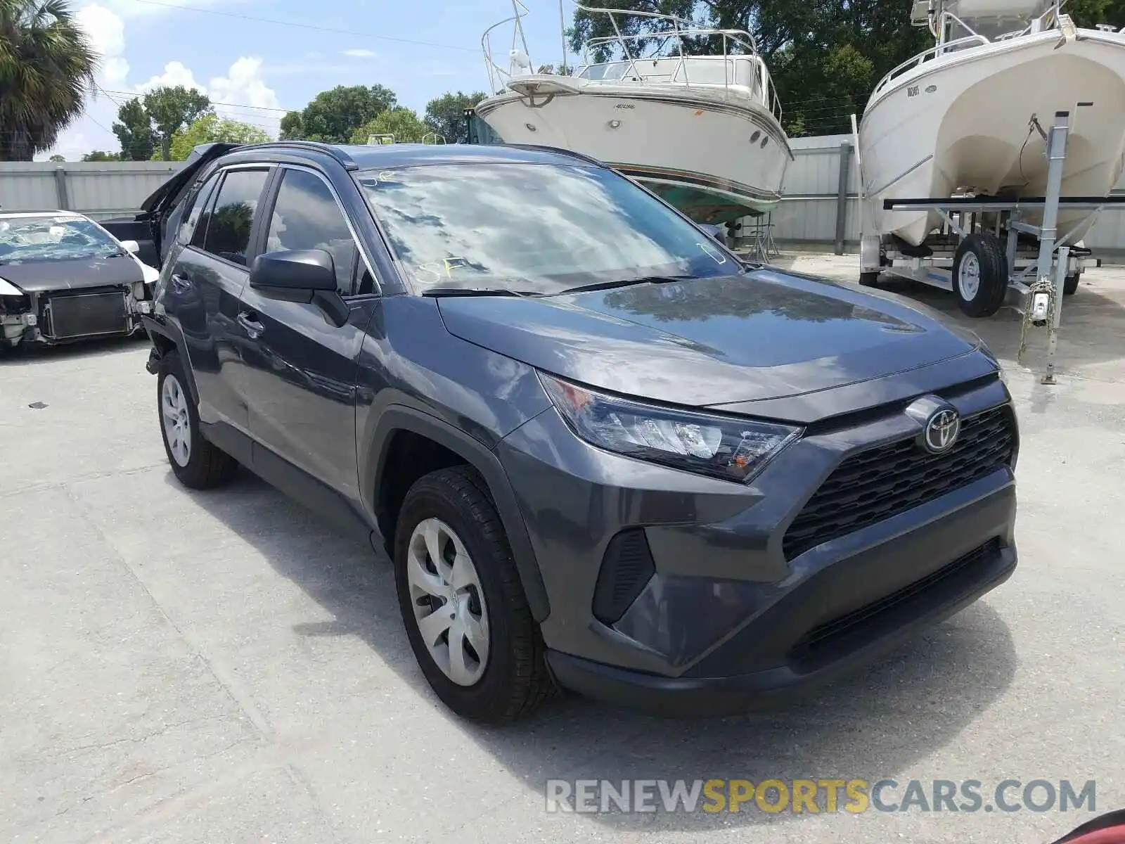 1 Photograph of a damaged car 2T3H1RFVXLC056259 TOYOTA RAV4 2020