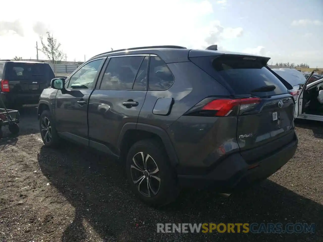 3 Photograph of a damaged car 2T3H1RFVXLC057816 TOYOTA RAV4 2020