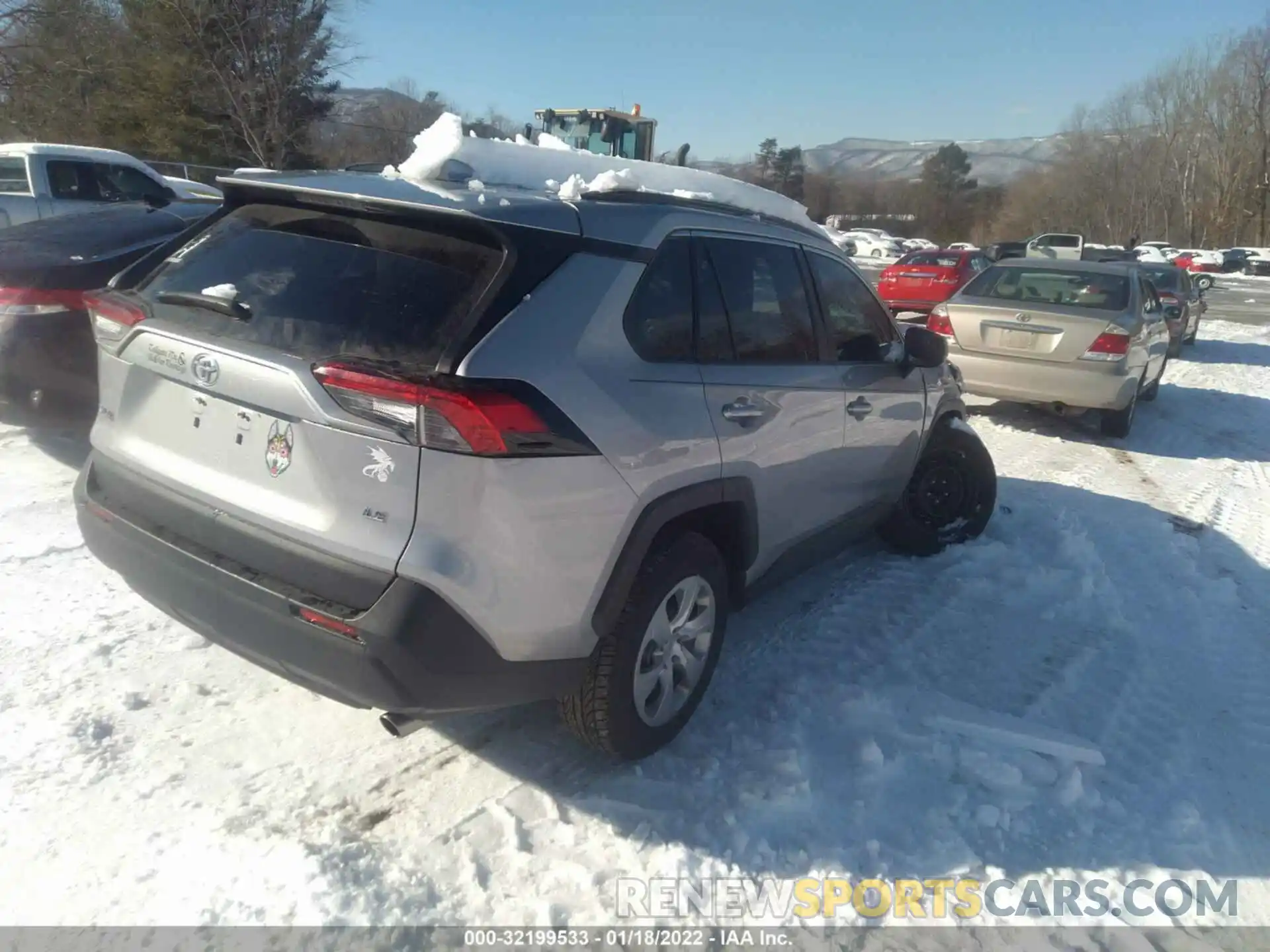 4 Photograph of a damaged car 2T3H1RFVXLC057959 TOYOTA RAV4 2020