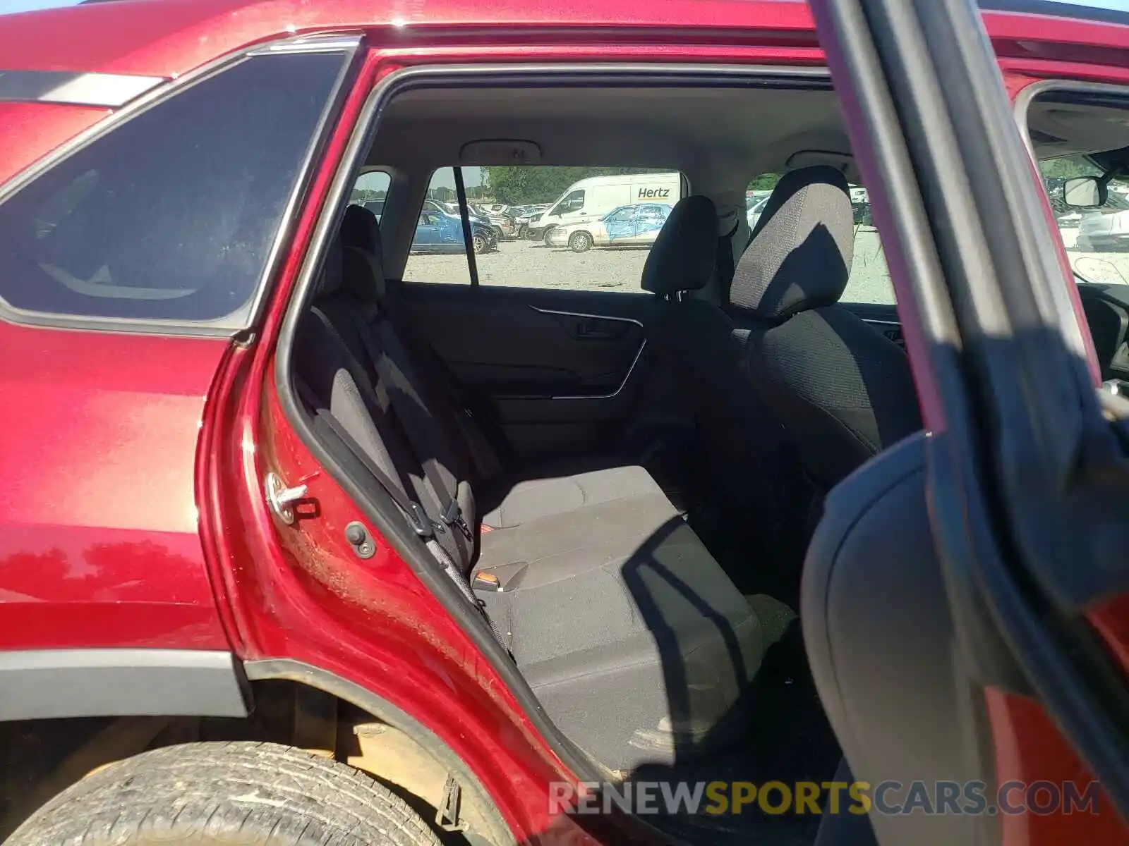 6 Photograph of a damaged car 2T3H1RFVXLC063258 TOYOTA RAV4 2020