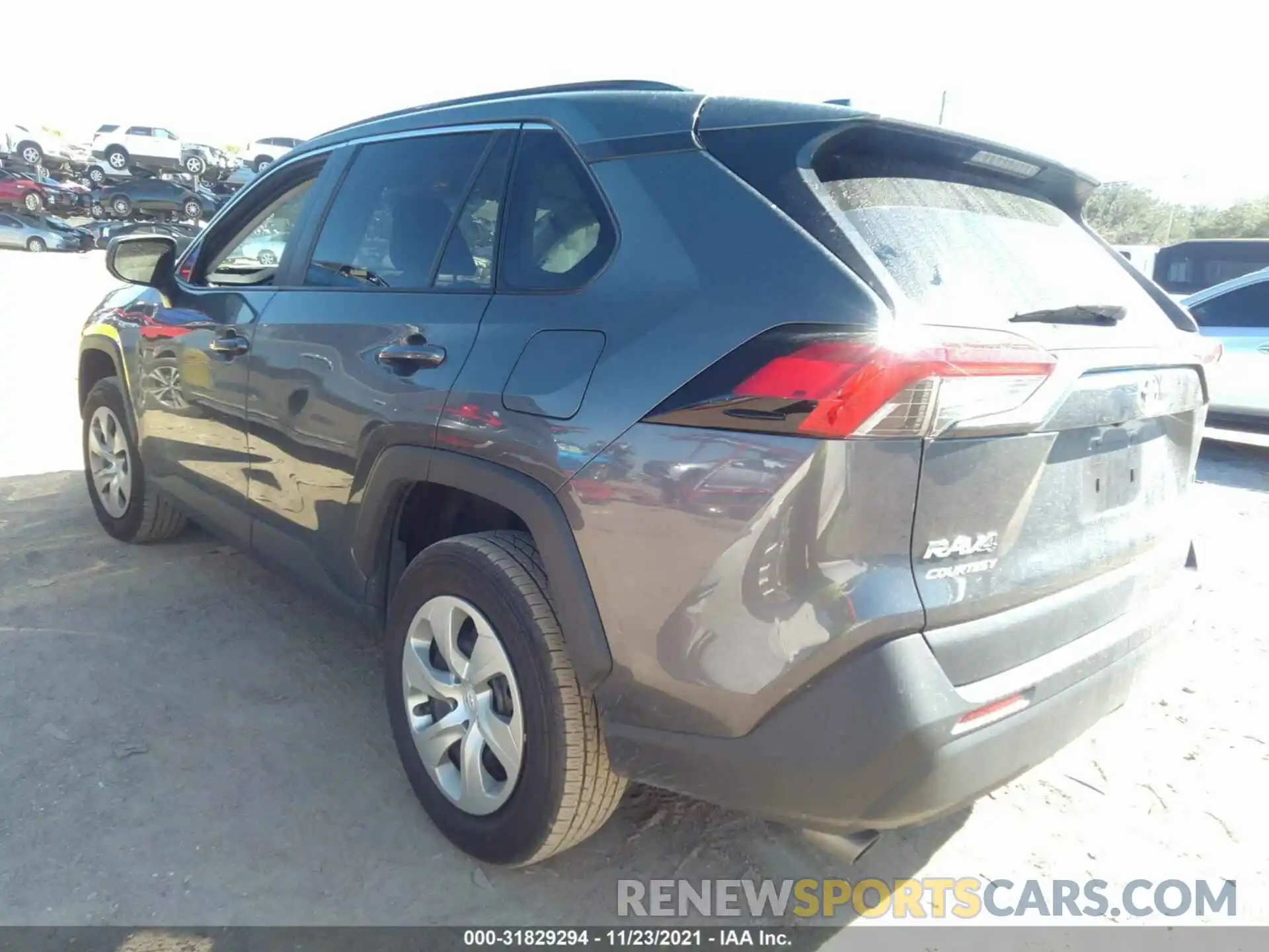 3 Фотография поврежденного автомобиля 2T3H1RFVXLC063616 TOYOTA RAV4 2020