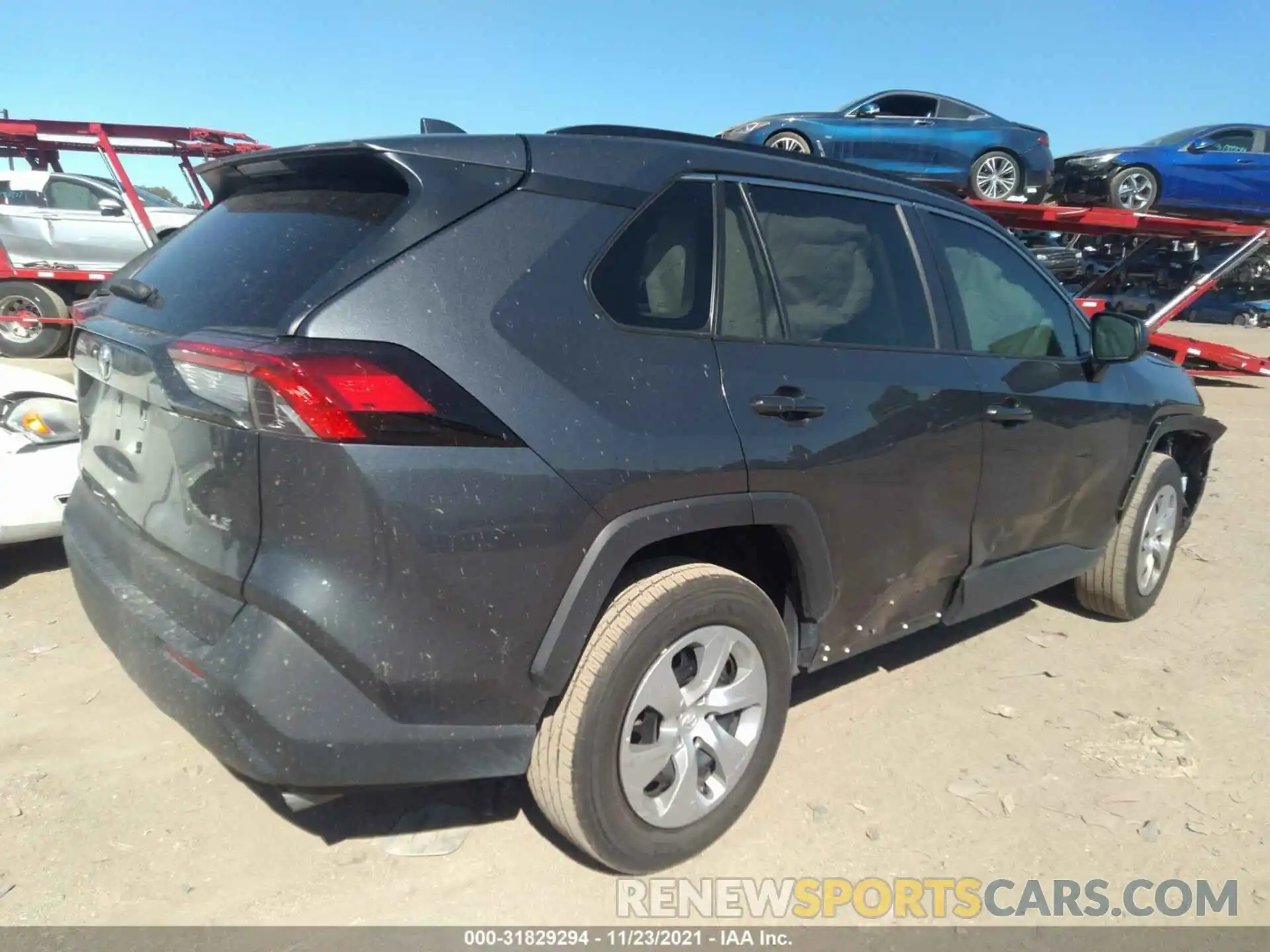 4 Photograph of a damaged car 2T3H1RFVXLC063616 TOYOTA RAV4 2020