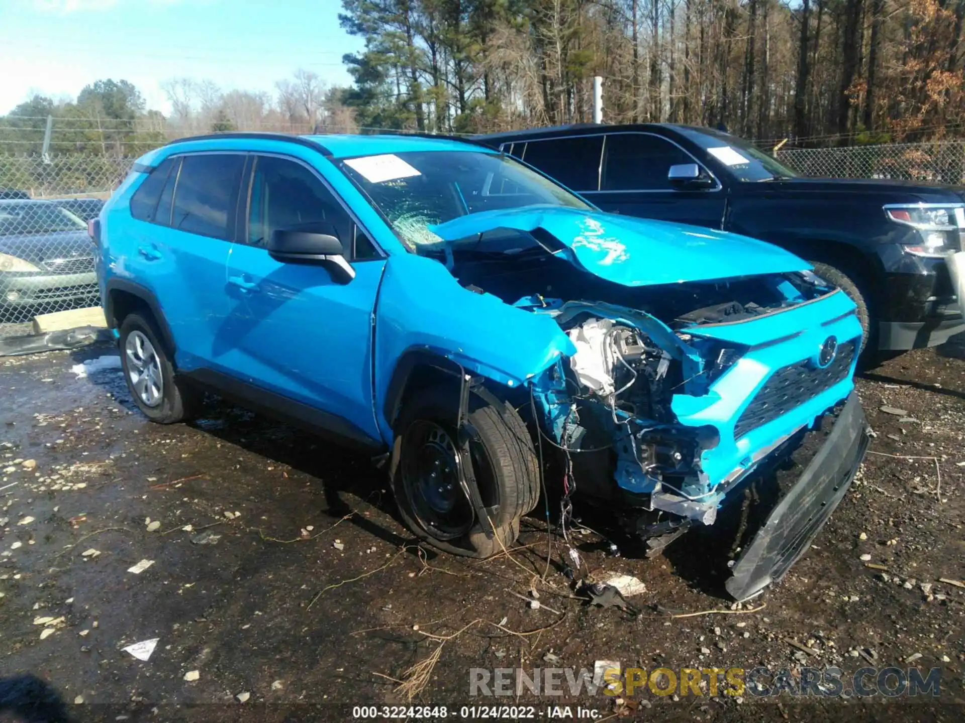 1 Photograph of a damaged car 2T3H1RFVXLC066886 TOYOTA RAV4 2020