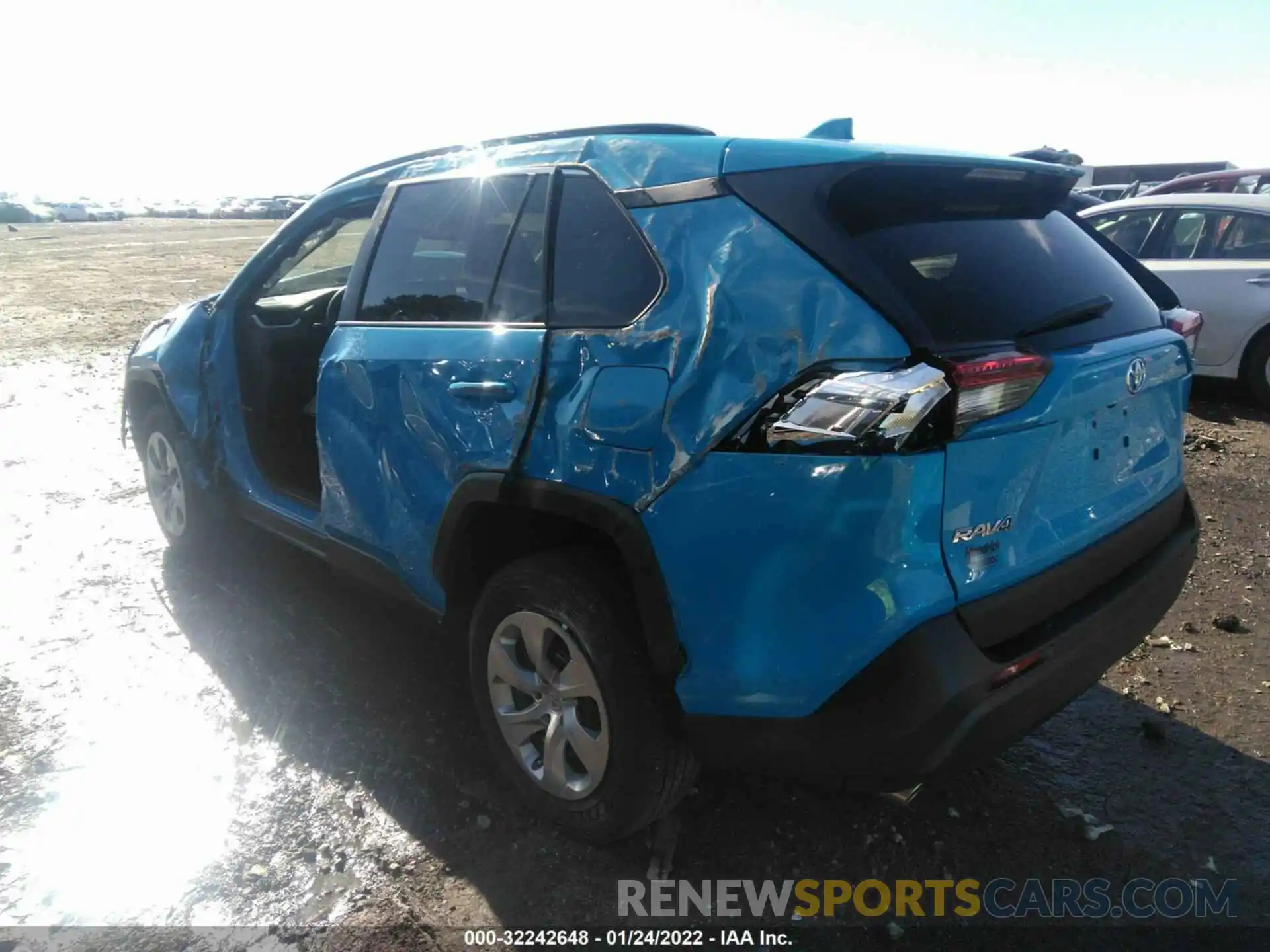 3 Photograph of a damaged car 2T3H1RFVXLC066886 TOYOTA RAV4 2020