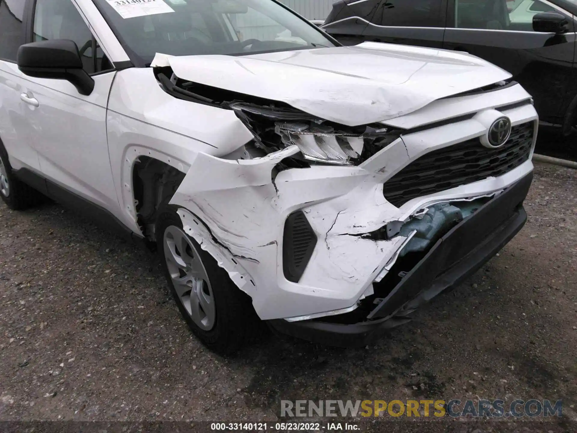 6 Photograph of a damaged car 2T3H1RFVXLC075488 TOYOTA RAV4 2020