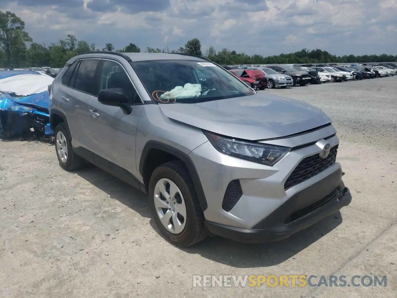 1 Photograph of a damaged car 2T3H1RFVXLC077094 TOYOTA RAV4 2020