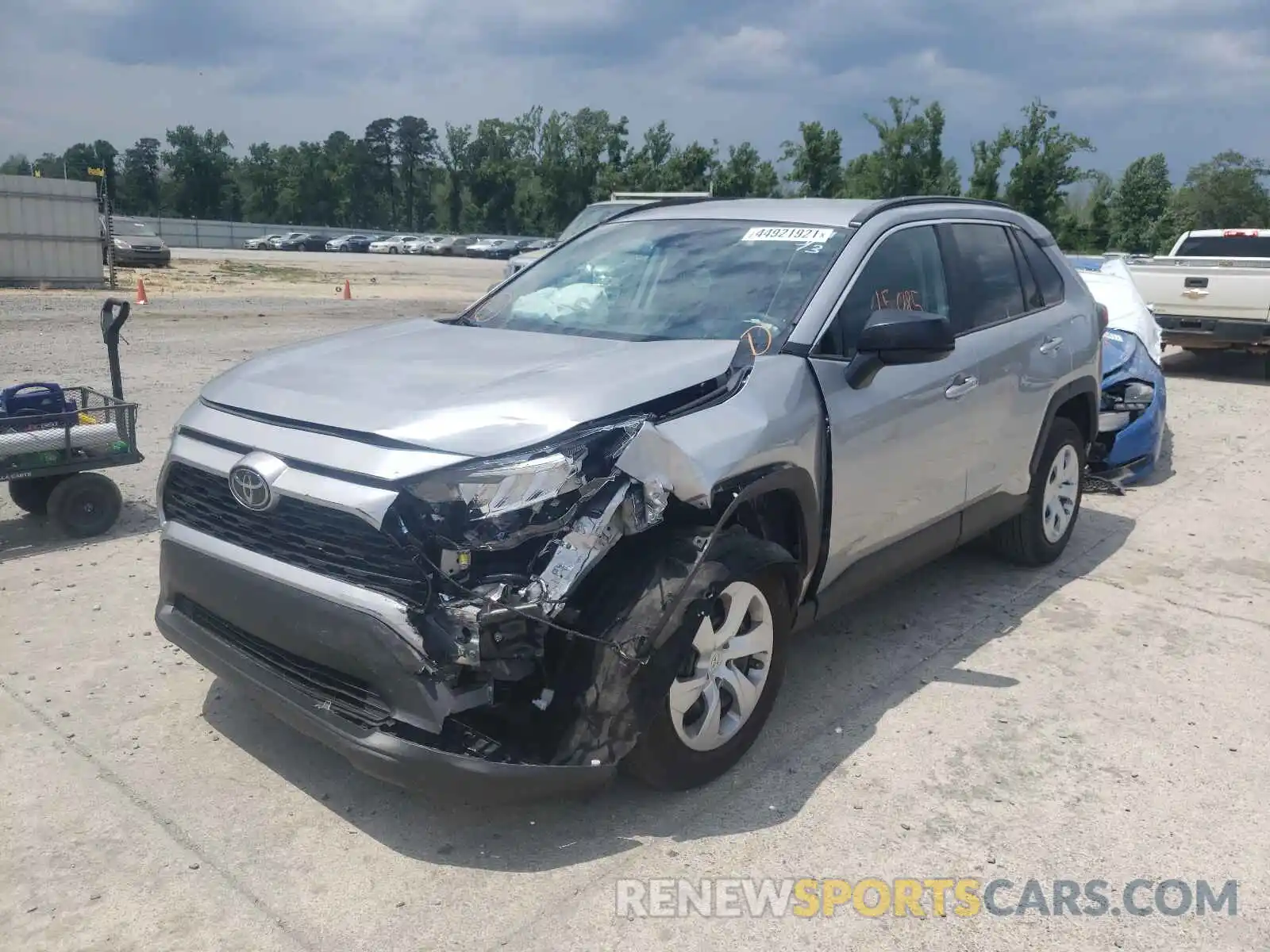 2 Photograph of a damaged car 2T3H1RFVXLC077094 TOYOTA RAV4 2020