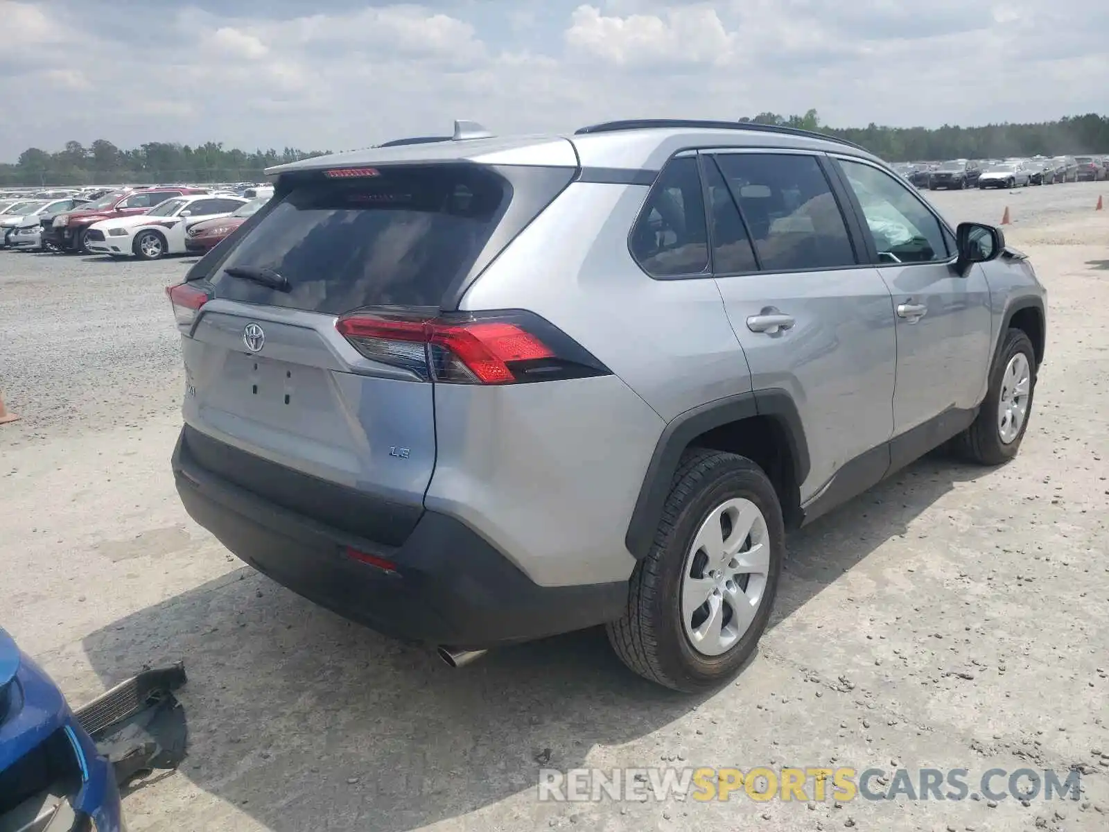 4 Photograph of a damaged car 2T3H1RFVXLC077094 TOYOTA RAV4 2020