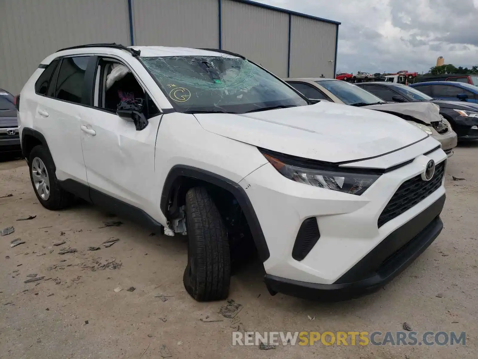 1 Photograph of a damaged car 2T3H1RFVXLC077631 TOYOTA RAV4 2020