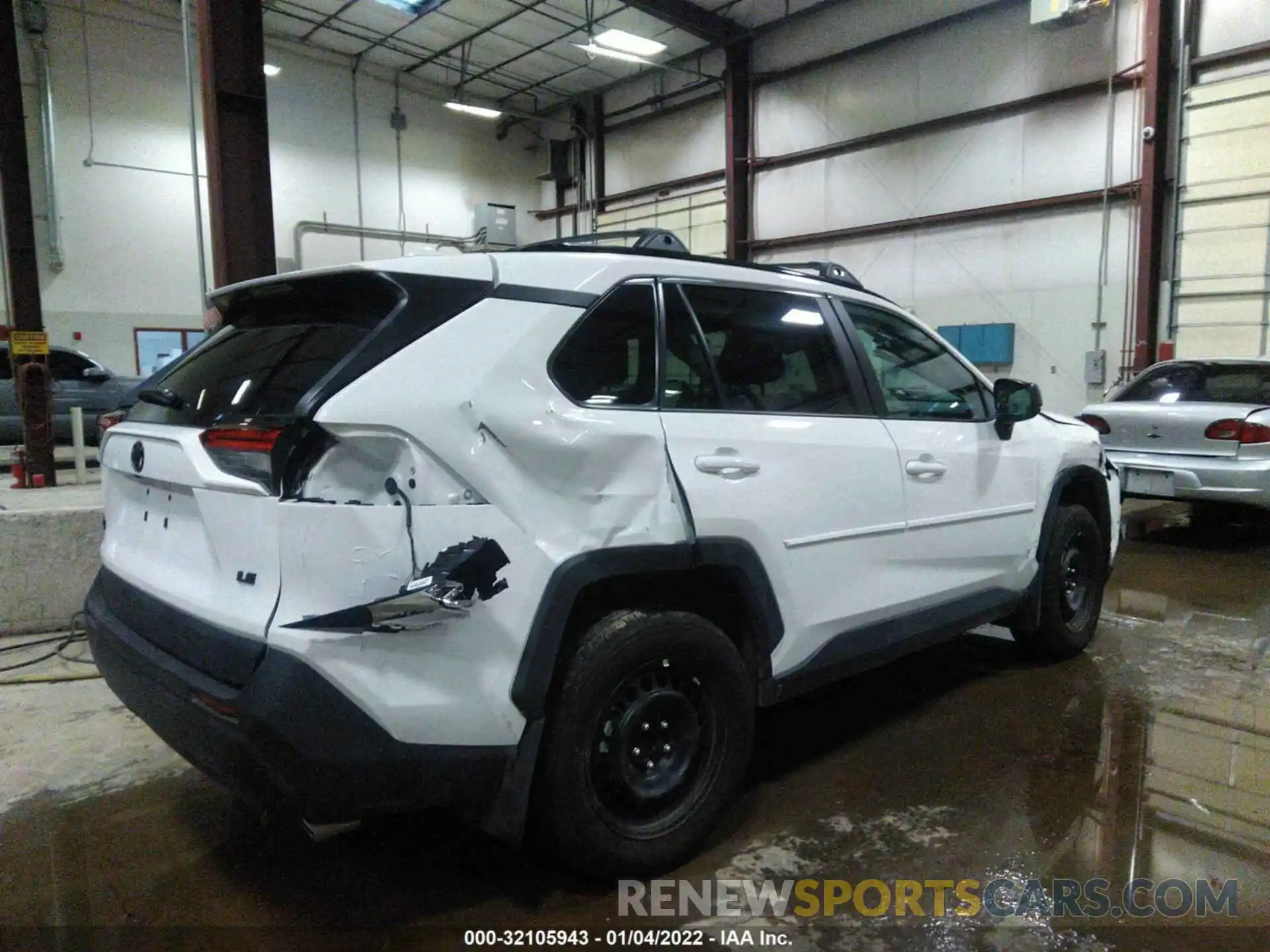 4 Photograph of a damaged car 2T3H1RFVXLC085289 TOYOTA RAV4 2020