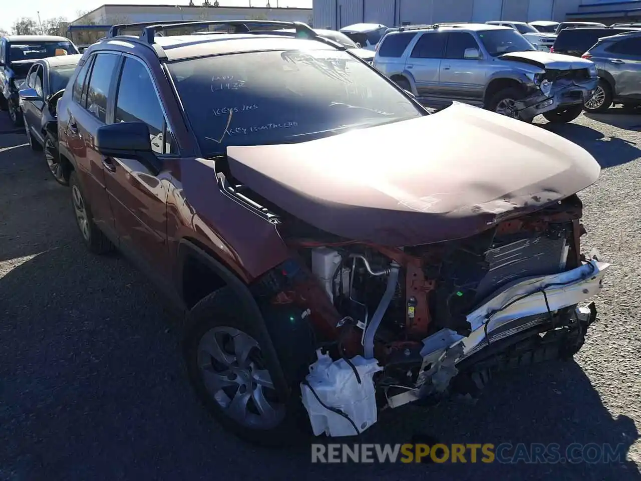 1 Photograph of a damaged car 2T3H1RFVXLW066076 TOYOTA RAV4 2020