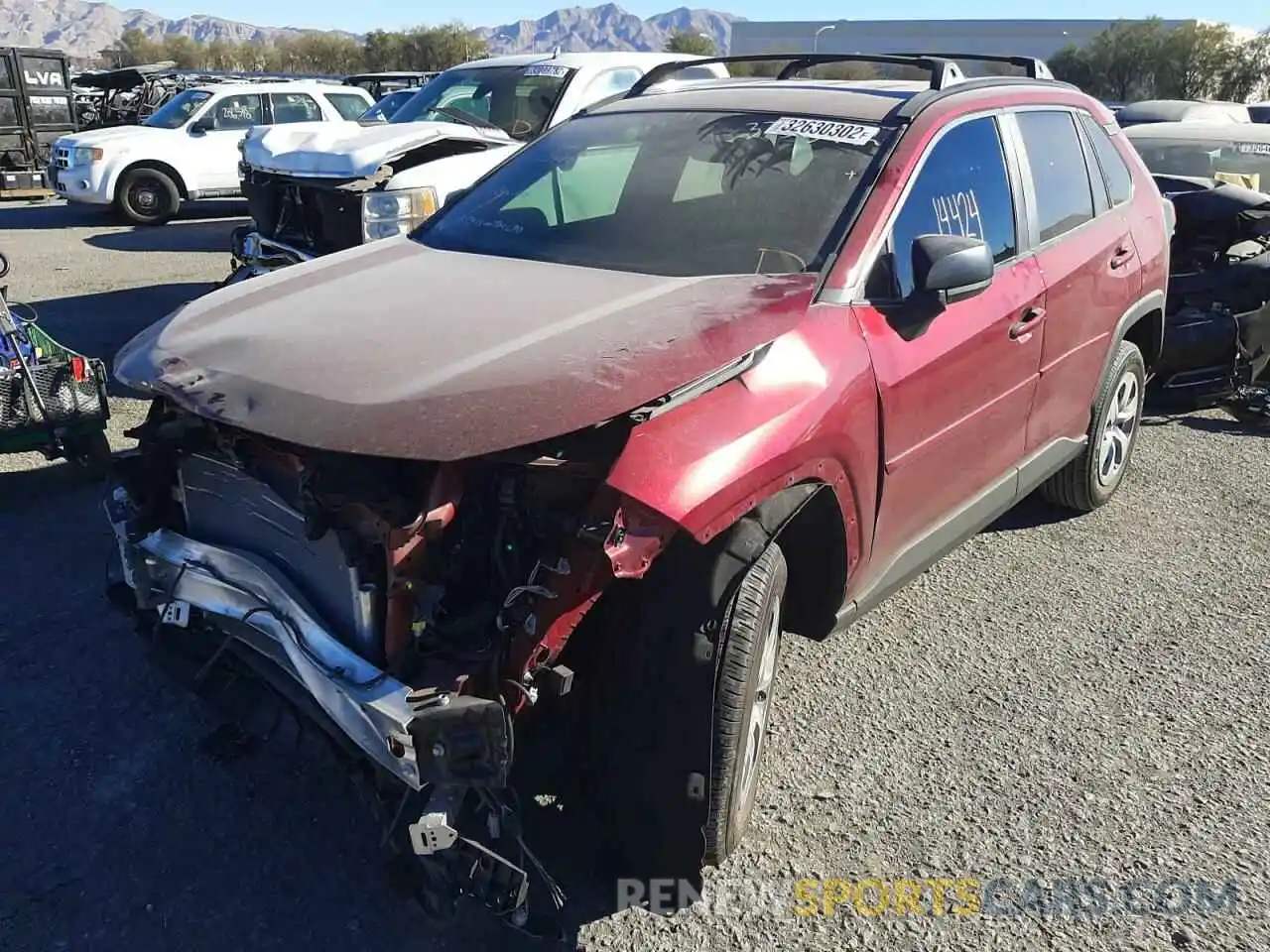 2 Photograph of a damaged car 2T3H1RFVXLW066076 TOYOTA RAV4 2020