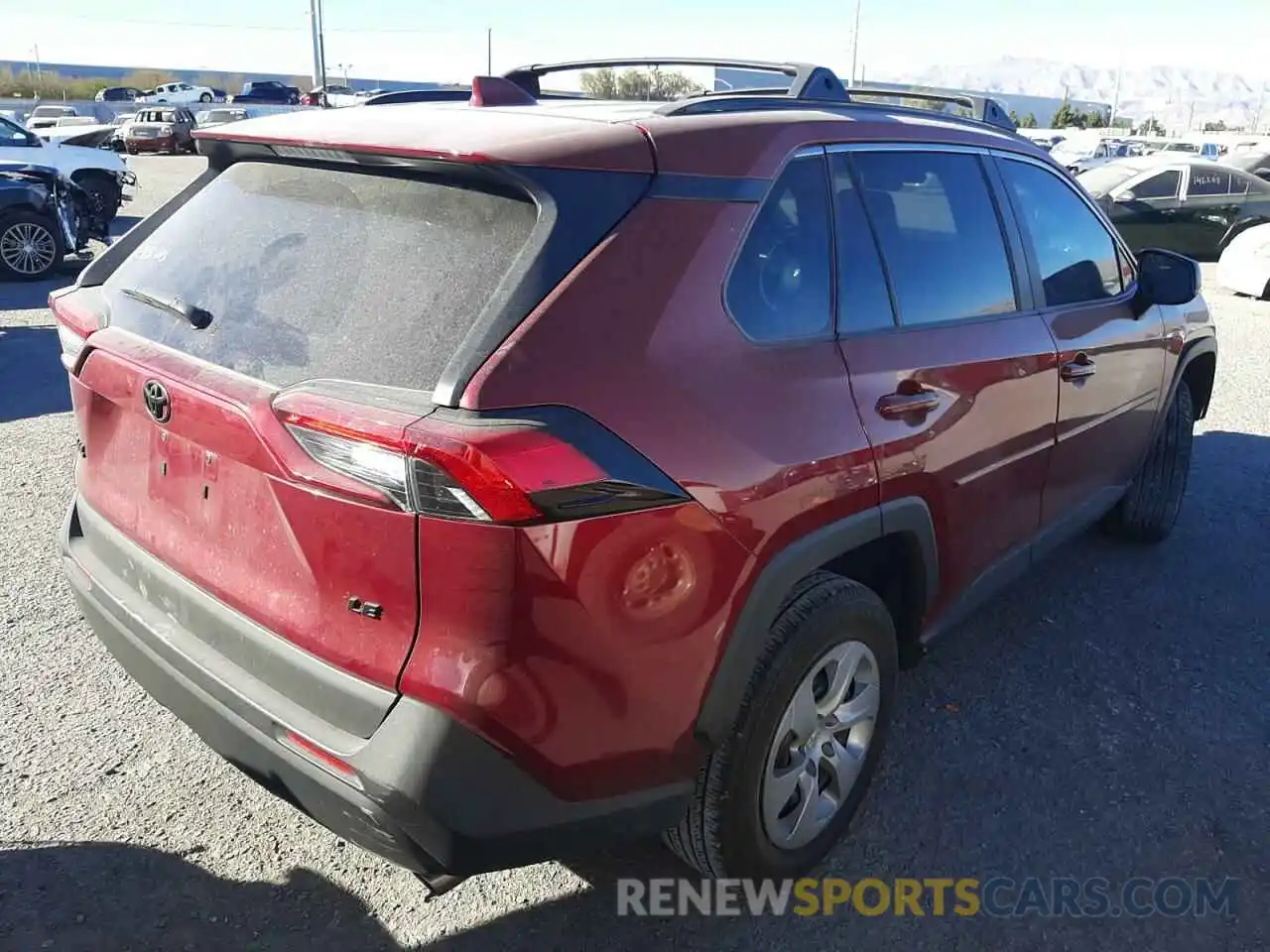 4 Photograph of a damaged car 2T3H1RFVXLW066076 TOYOTA RAV4 2020