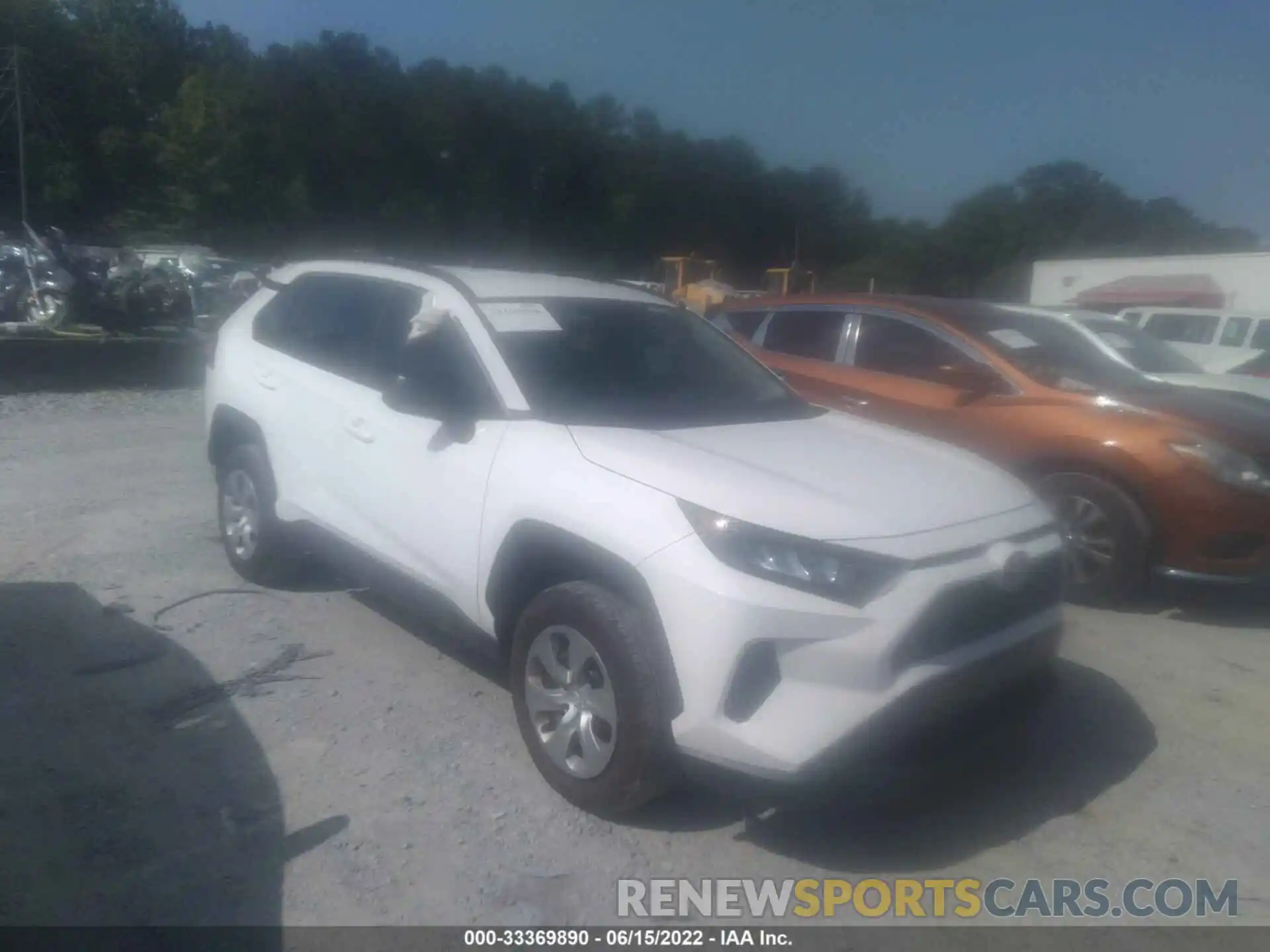 1 Photograph of a damaged car 2T3H1RFVXLW069494 TOYOTA RAV4 2020