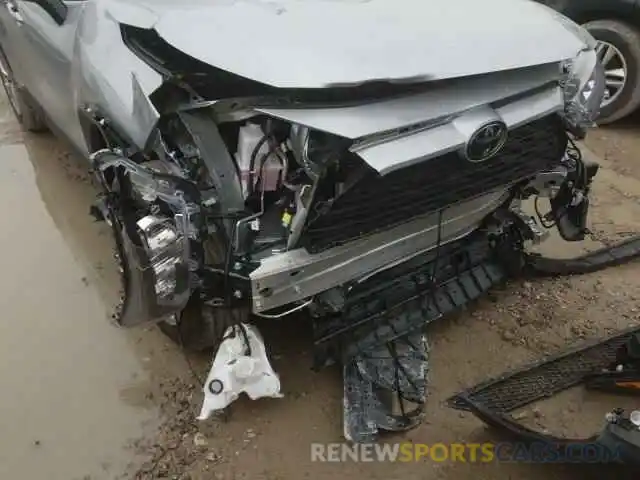 7 Photograph of a damaged car 2T3H1RFVXLW076350 TOYOTA RAV4 2020