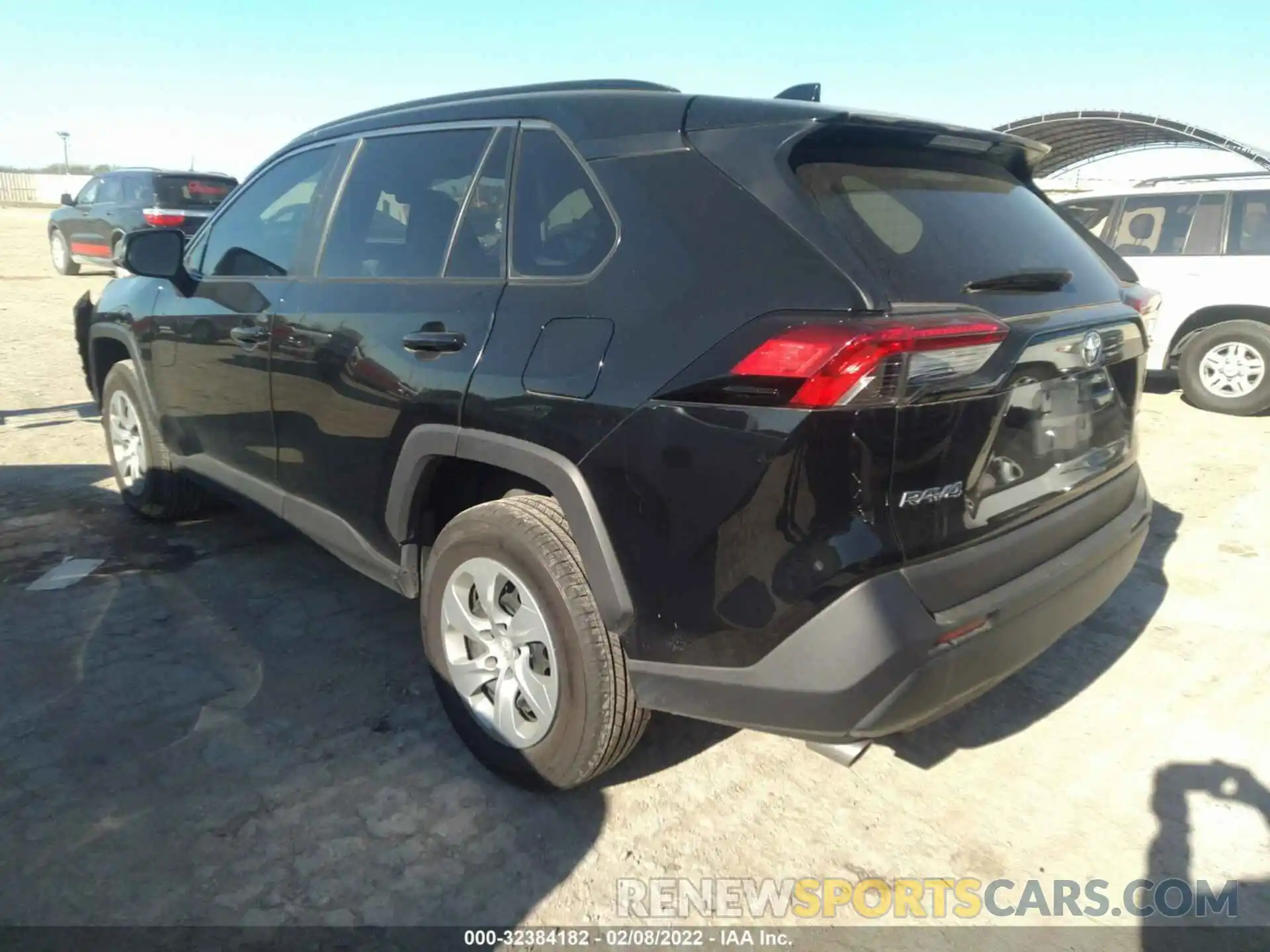 3 Photograph of a damaged car 2T3H1RFVXLW078728 TOYOTA RAV4 2020