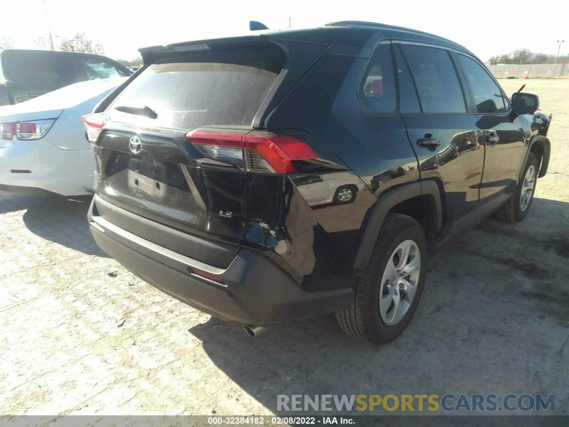 4 Photograph of a damaged car 2T3H1RFVXLW078728 TOYOTA RAV4 2020