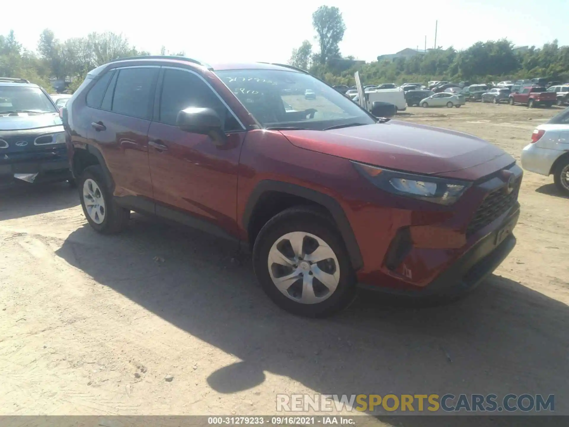 1 Photograph of a damaged car 2T3H1RFVXLW078910 TOYOTA RAV4 2020