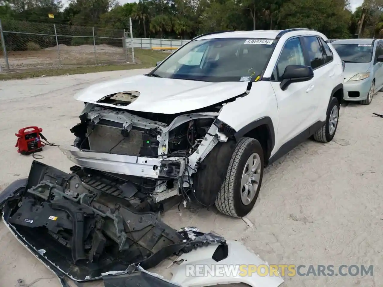 2 Photograph of a damaged car 2T3H1RFVXLW080317 TOYOTA RAV4 2020