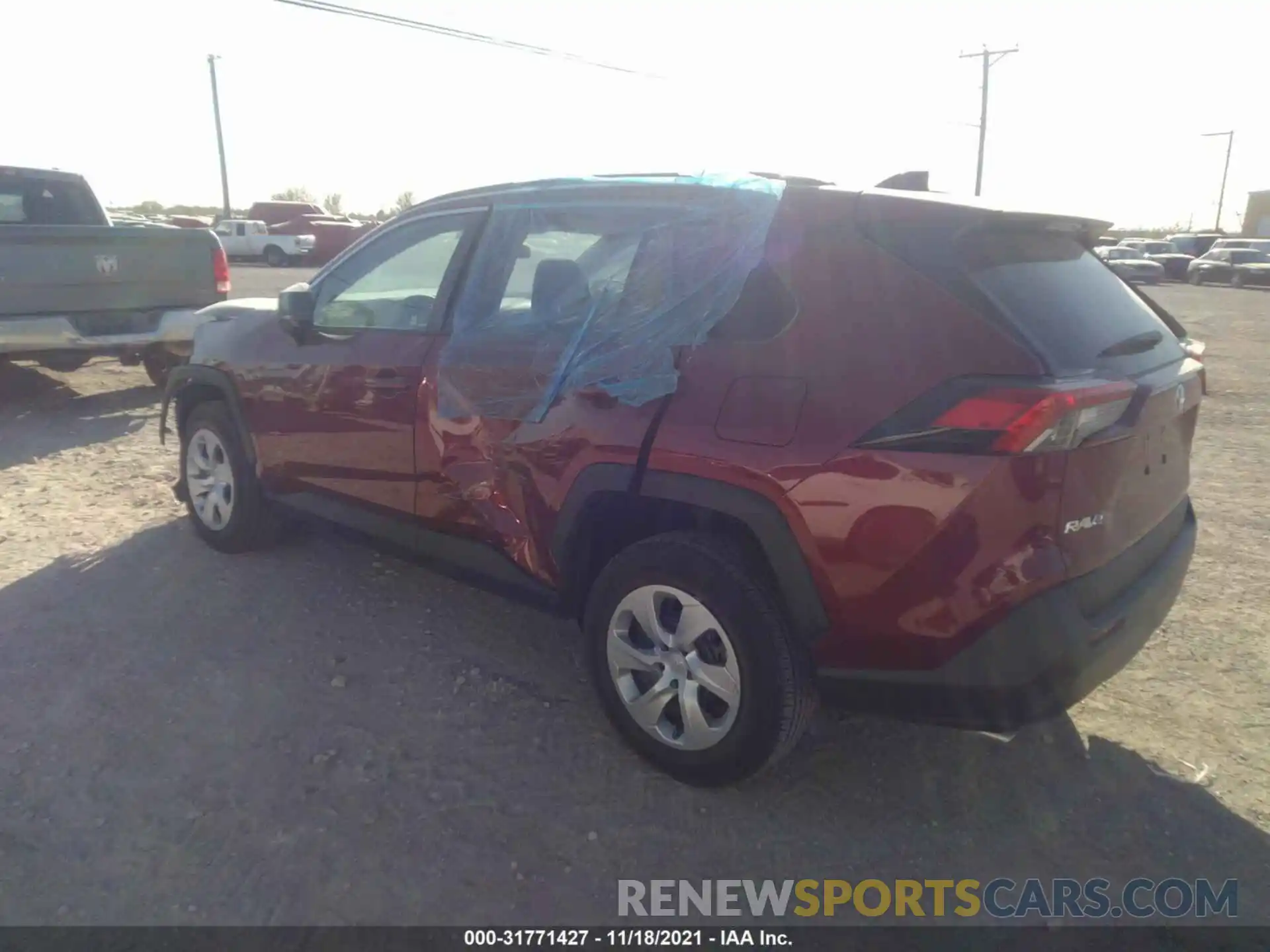 3 Photograph of a damaged car 2T3H1RFVXLW085274 TOYOTA RAV4 2020