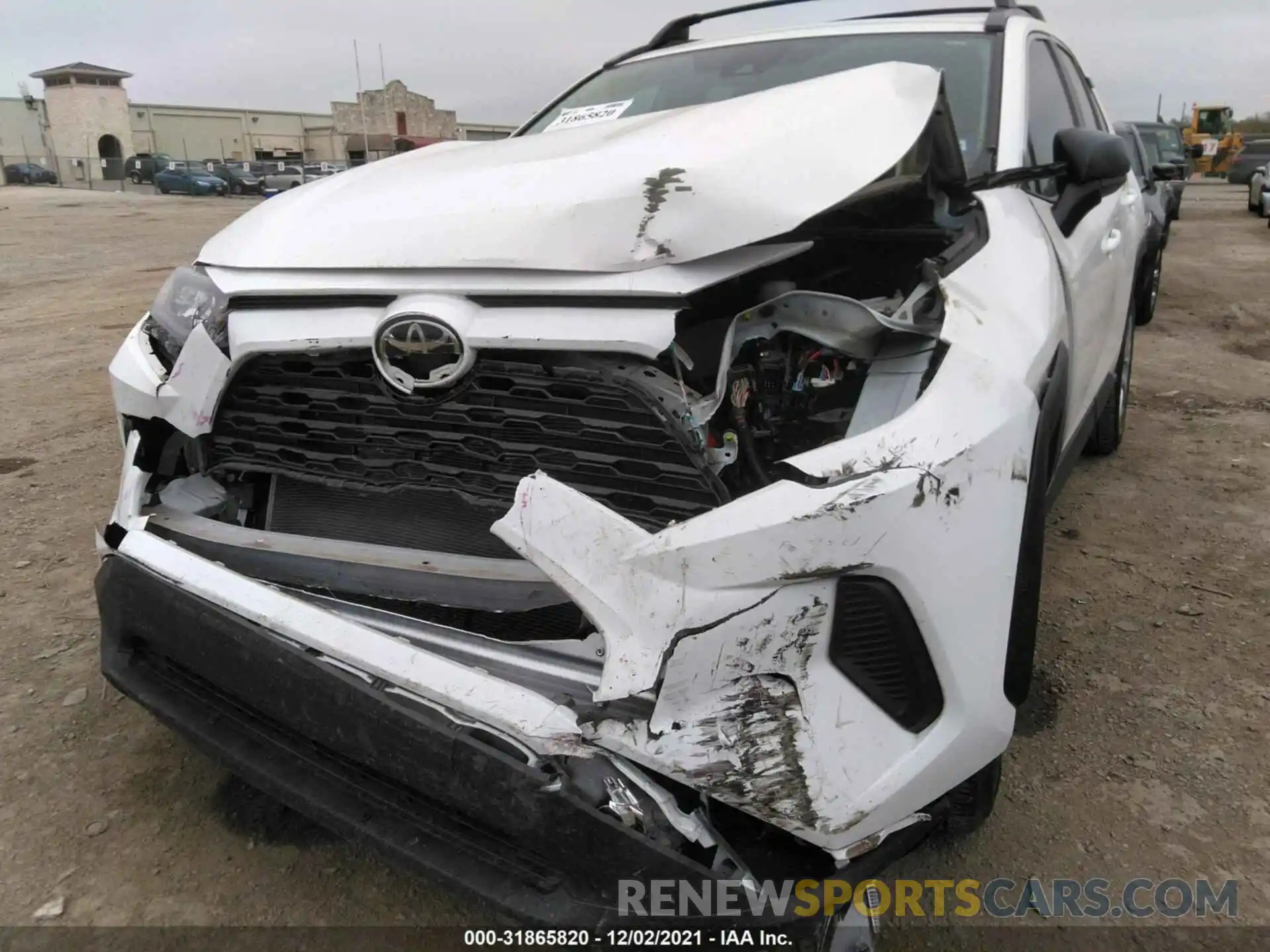 6 Photograph of a damaged car 2T3H1RFVXLW100792 TOYOTA RAV4 2020