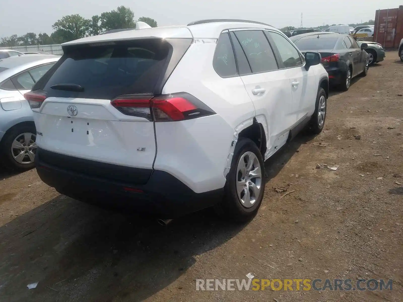 4 Photograph of a damaged car 2T3H1RFVXLW101893 TOYOTA RAV4 2020