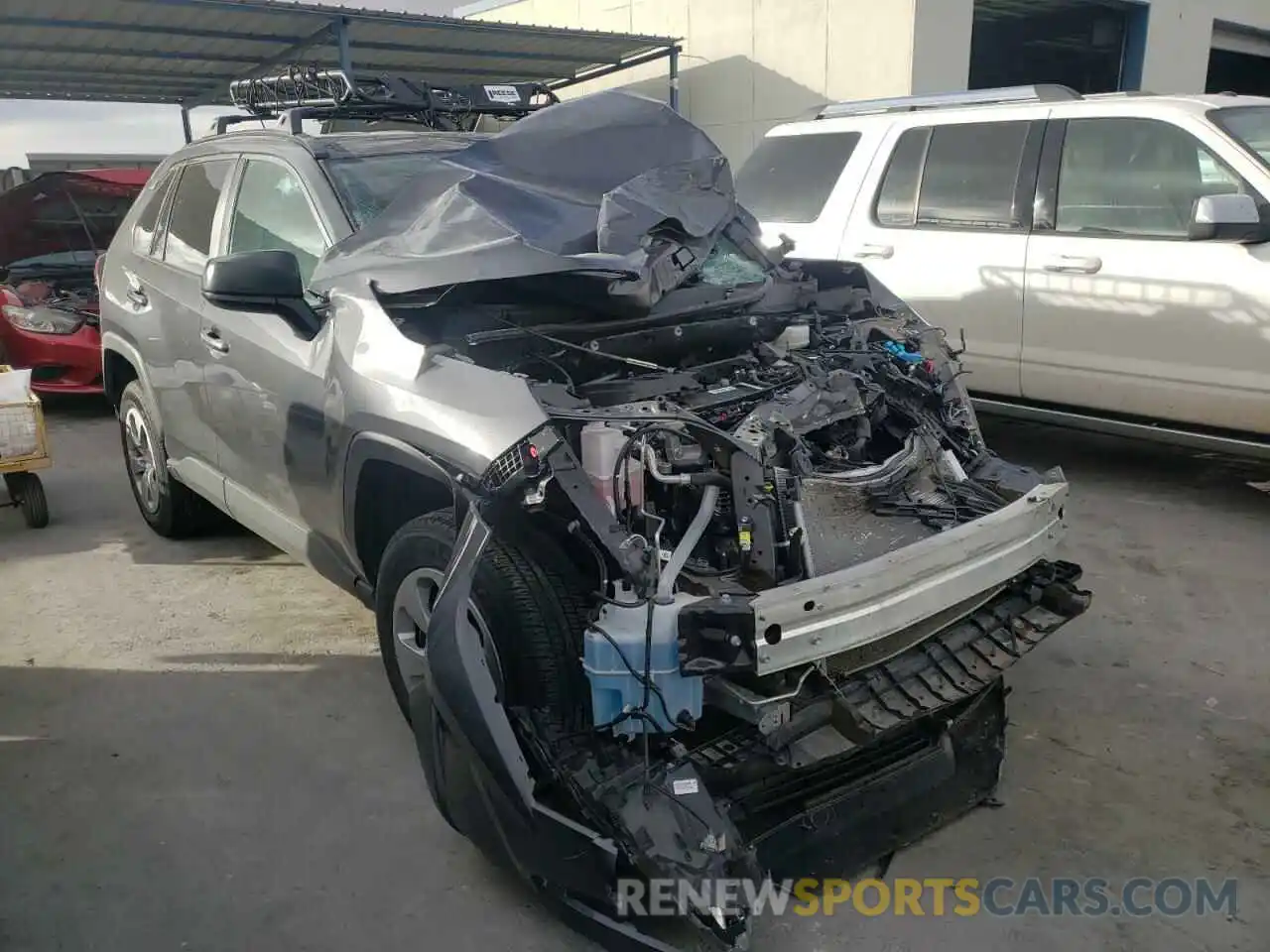 1 Photograph of a damaged car 2T3H1RFVXLW102669 TOYOTA RAV4 2020