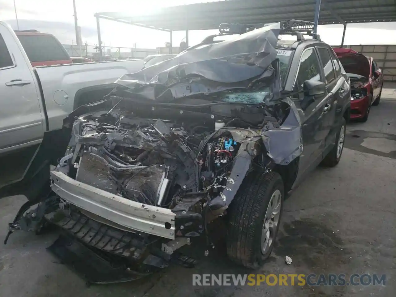 9 Photograph of a damaged car 2T3H1RFVXLW102669 TOYOTA RAV4 2020