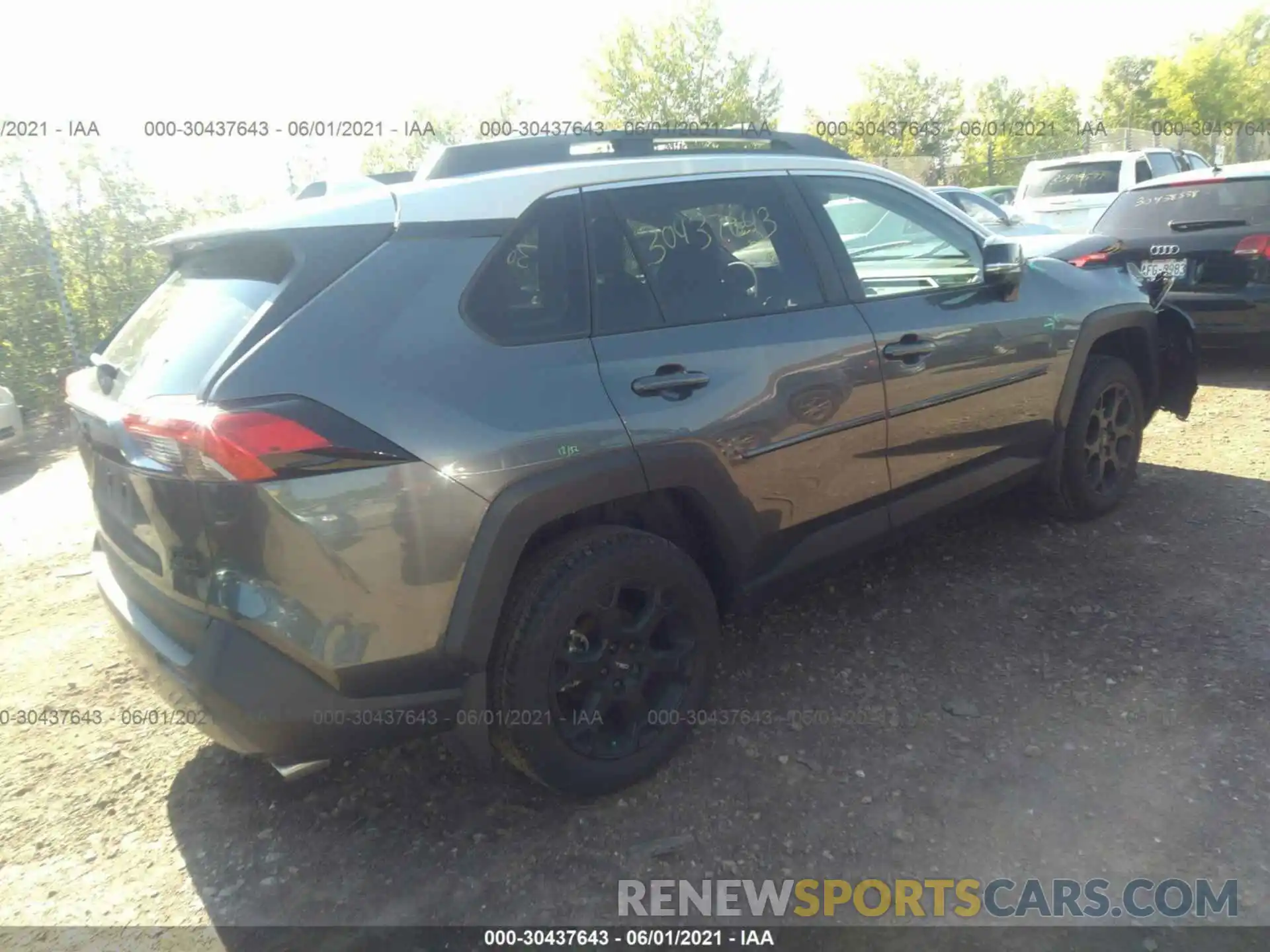 4 Photograph of a damaged car 2T3J1RFV0LC084962 TOYOTA RAV4 2020