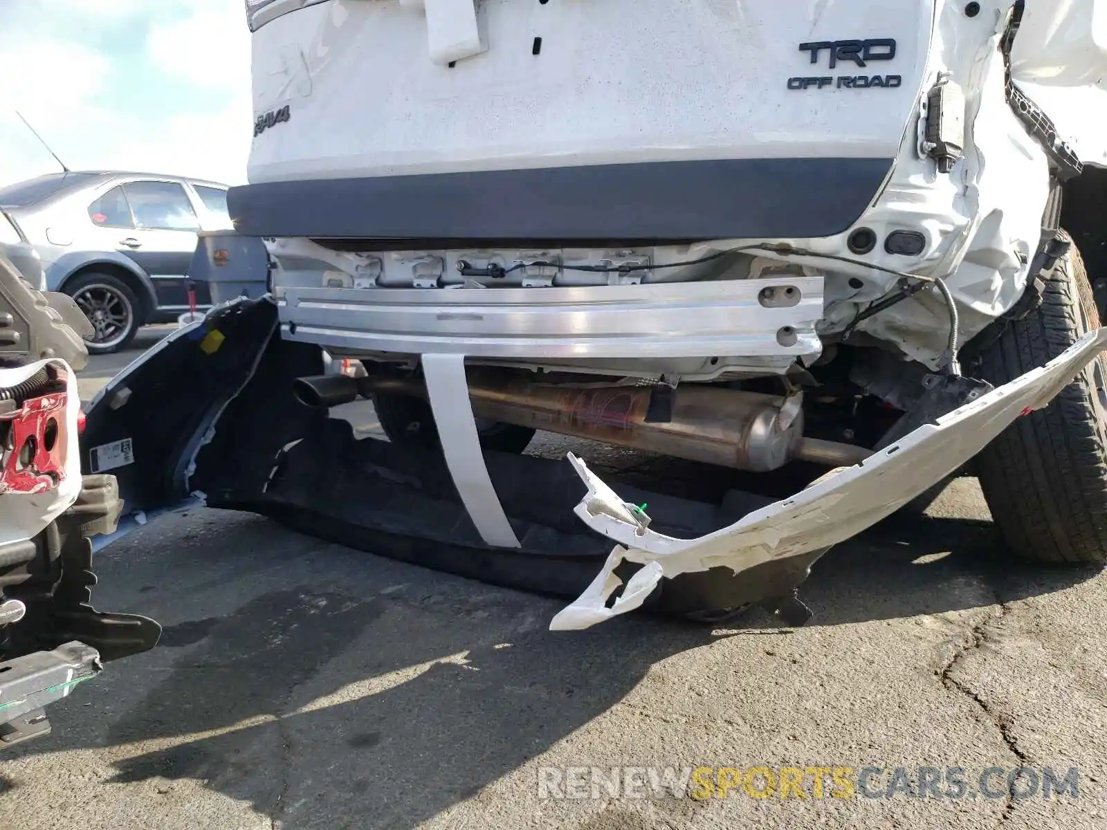 9 Photograph of a damaged car 2T3J1RFV0LC133738 TOYOTA RAV4 2020