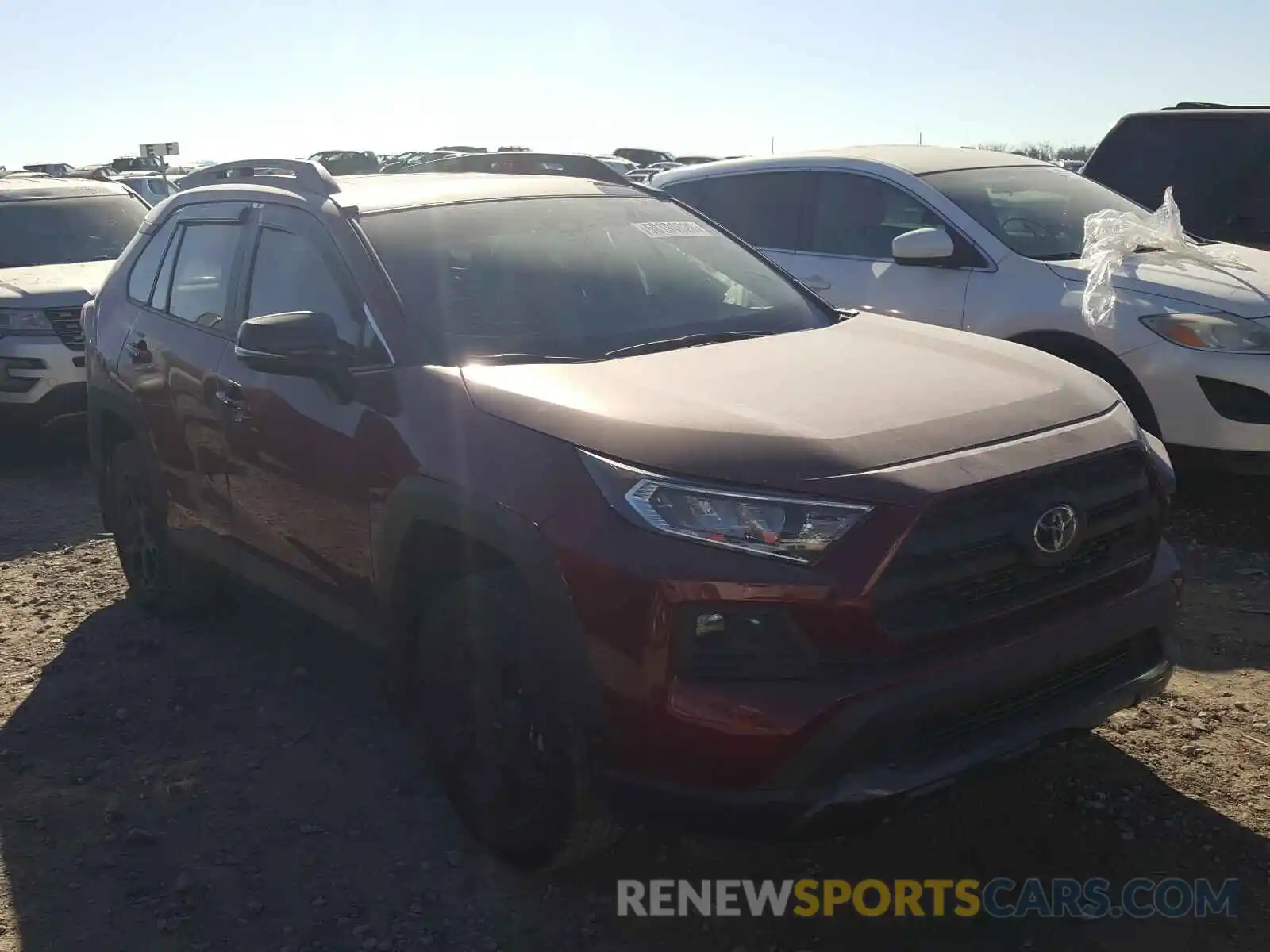 1 Photograph of a damaged car 2T3J1RFV1LC065627 TOYOTA RAV4 2020