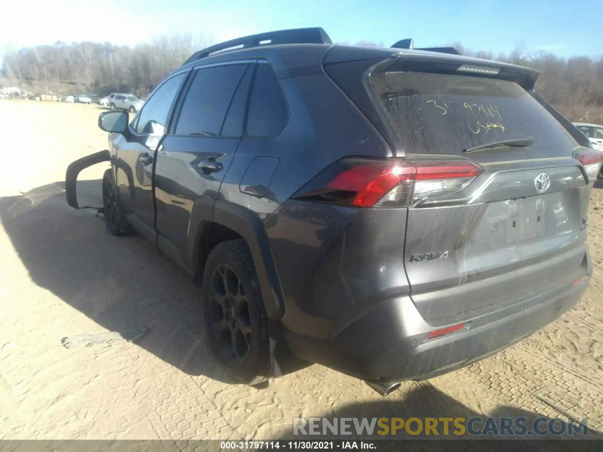 3 Фотография поврежденного автомобиля 2T3J1RFV1LC082072 TOYOTA RAV4 2020