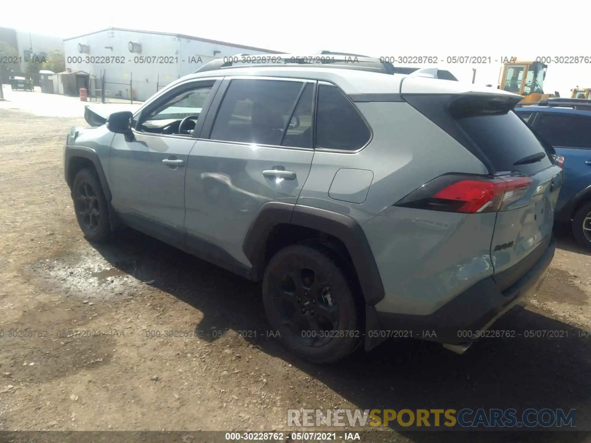 3 Фотография поврежденного автомобиля 2T3J1RFV1LC085795 TOYOTA RAV4 2020