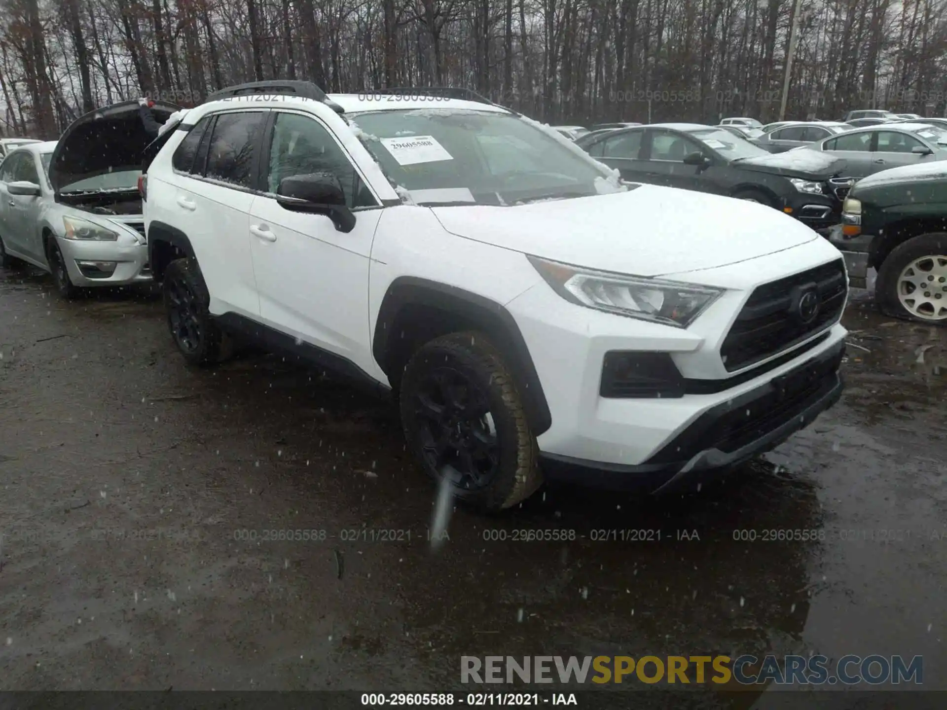 1 Photograph of a damaged car 2T3J1RFV1LC095808 TOYOTA RAV4 2020