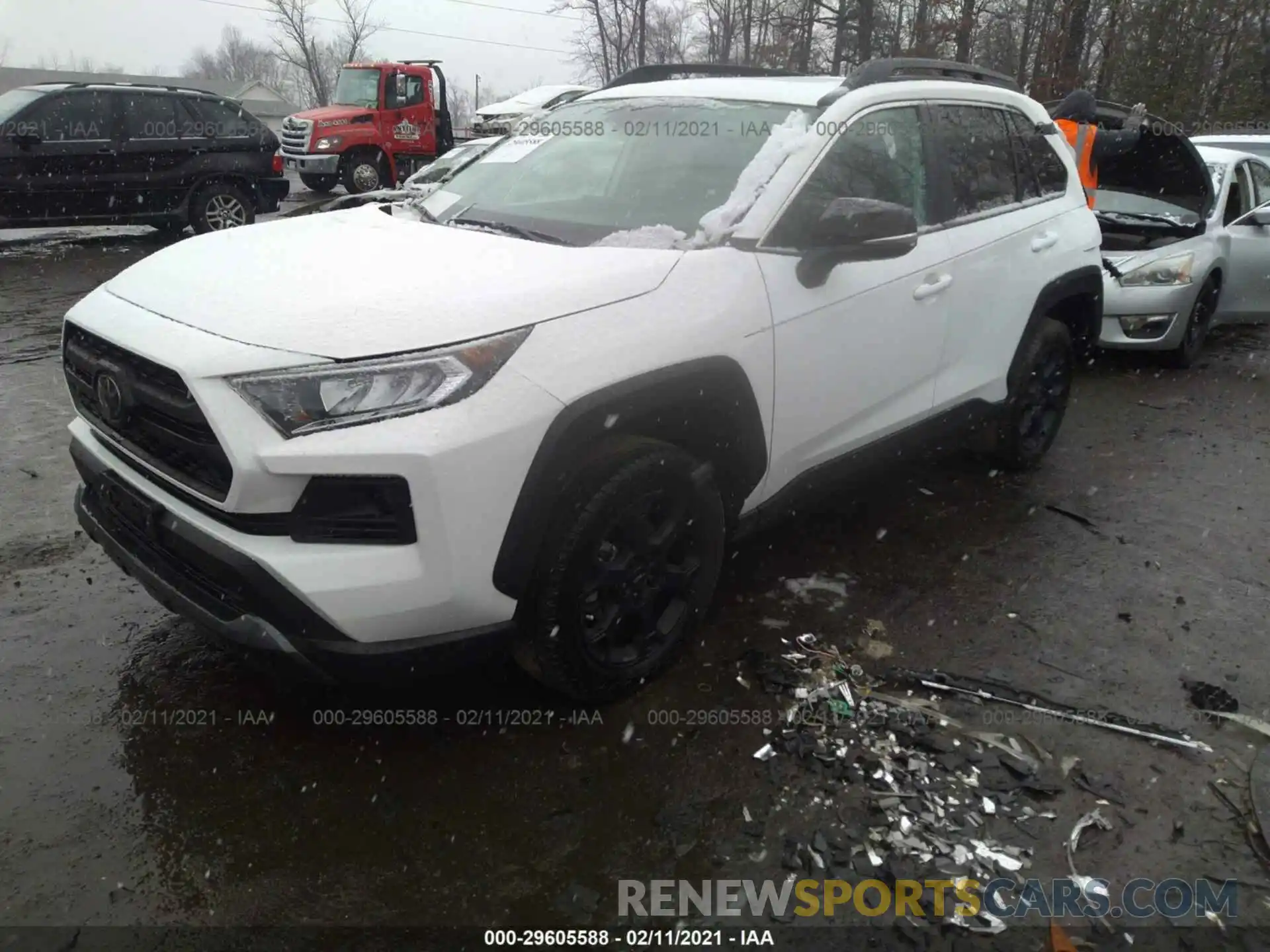 2 Фотография поврежденного автомобиля 2T3J1RFV1LC095808 TOYOTA RAV4 2020