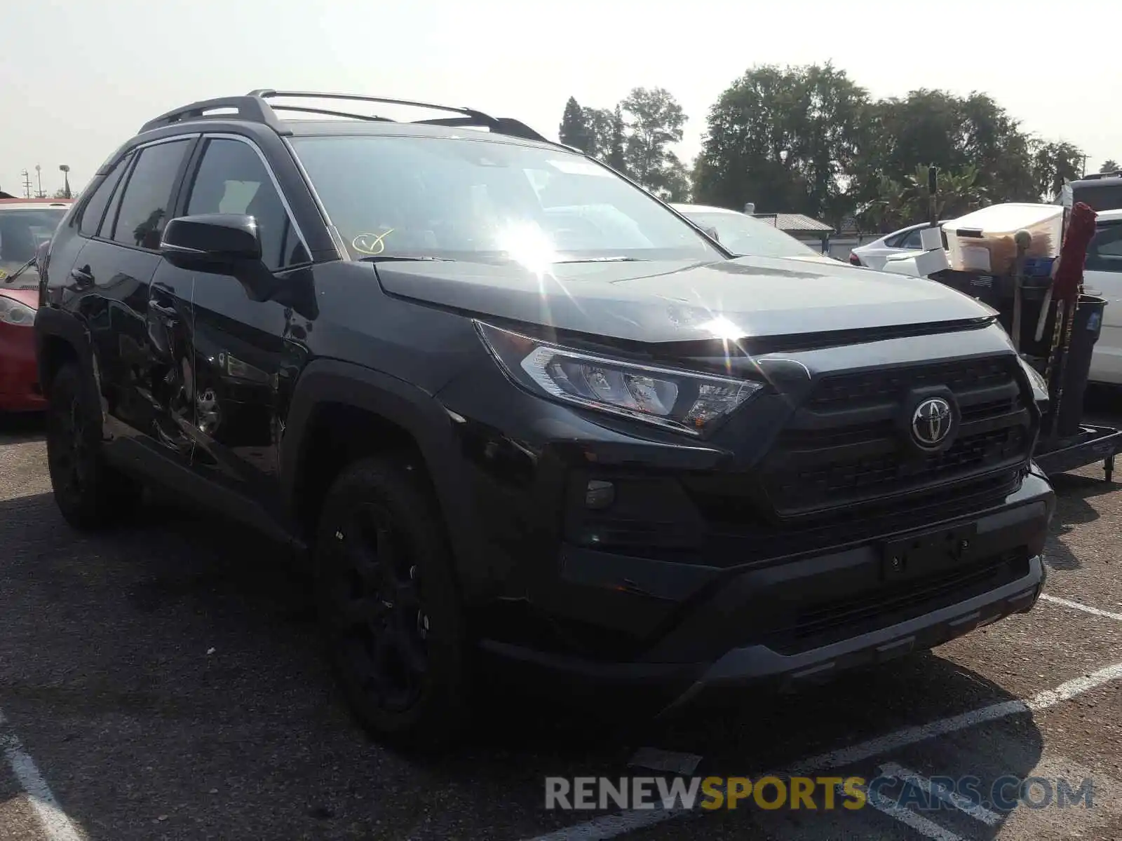 1 Photograph of a damaged car 2T3J1RFV1LC131383 TOYOTA RAV4 2020