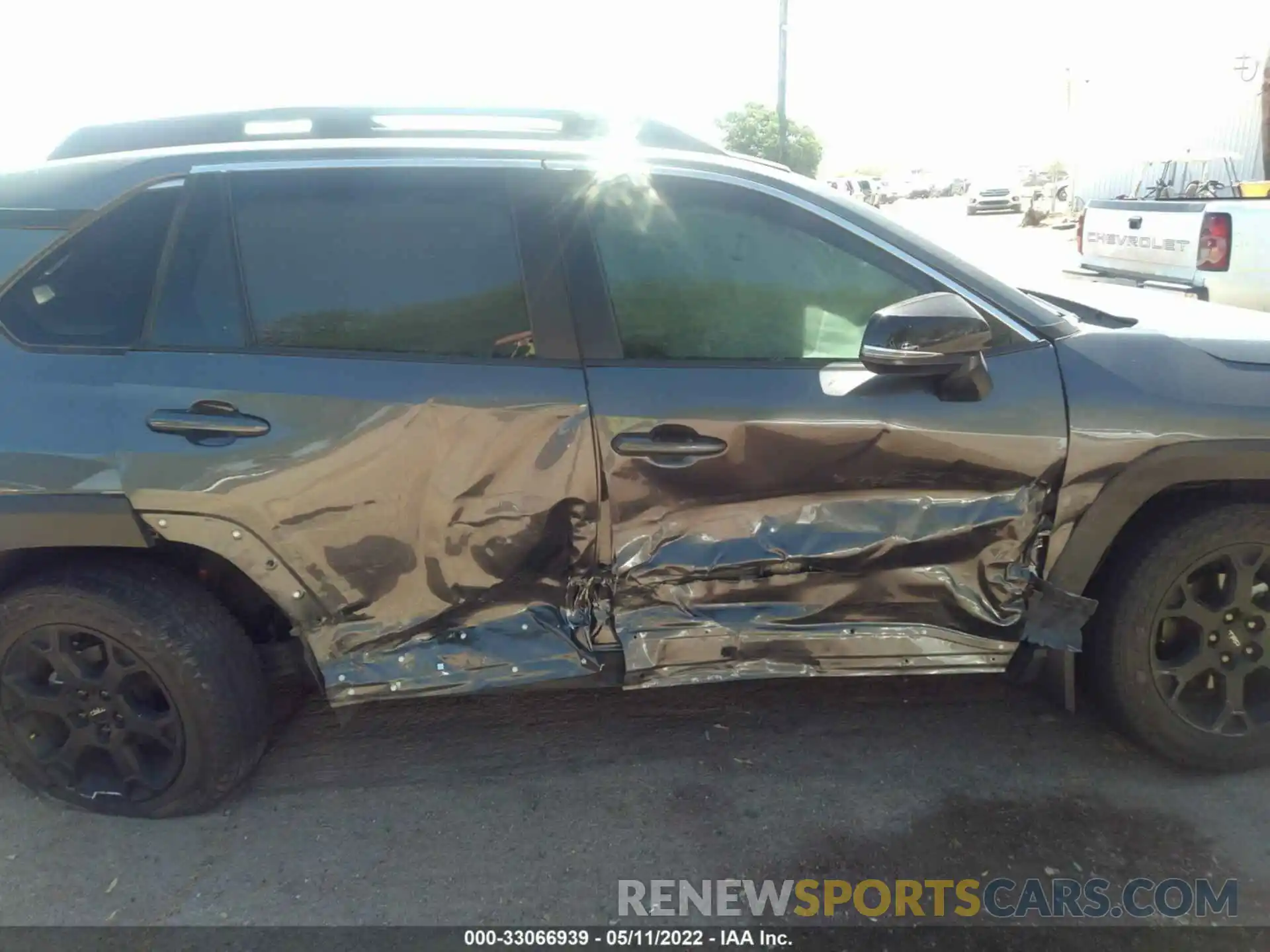 6 Photograph of a damaged car 2T3J1RFV2LC062252 TOYOTA RAV4 2020