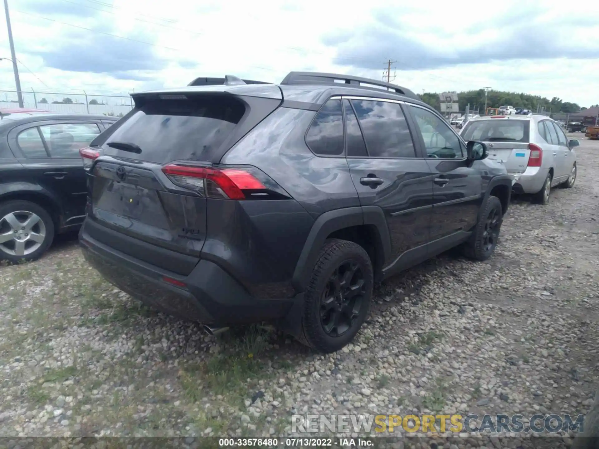 4 Photograph of a damaged car 2T3J1RFV2LC069718 TOYOTA RAV4 2020